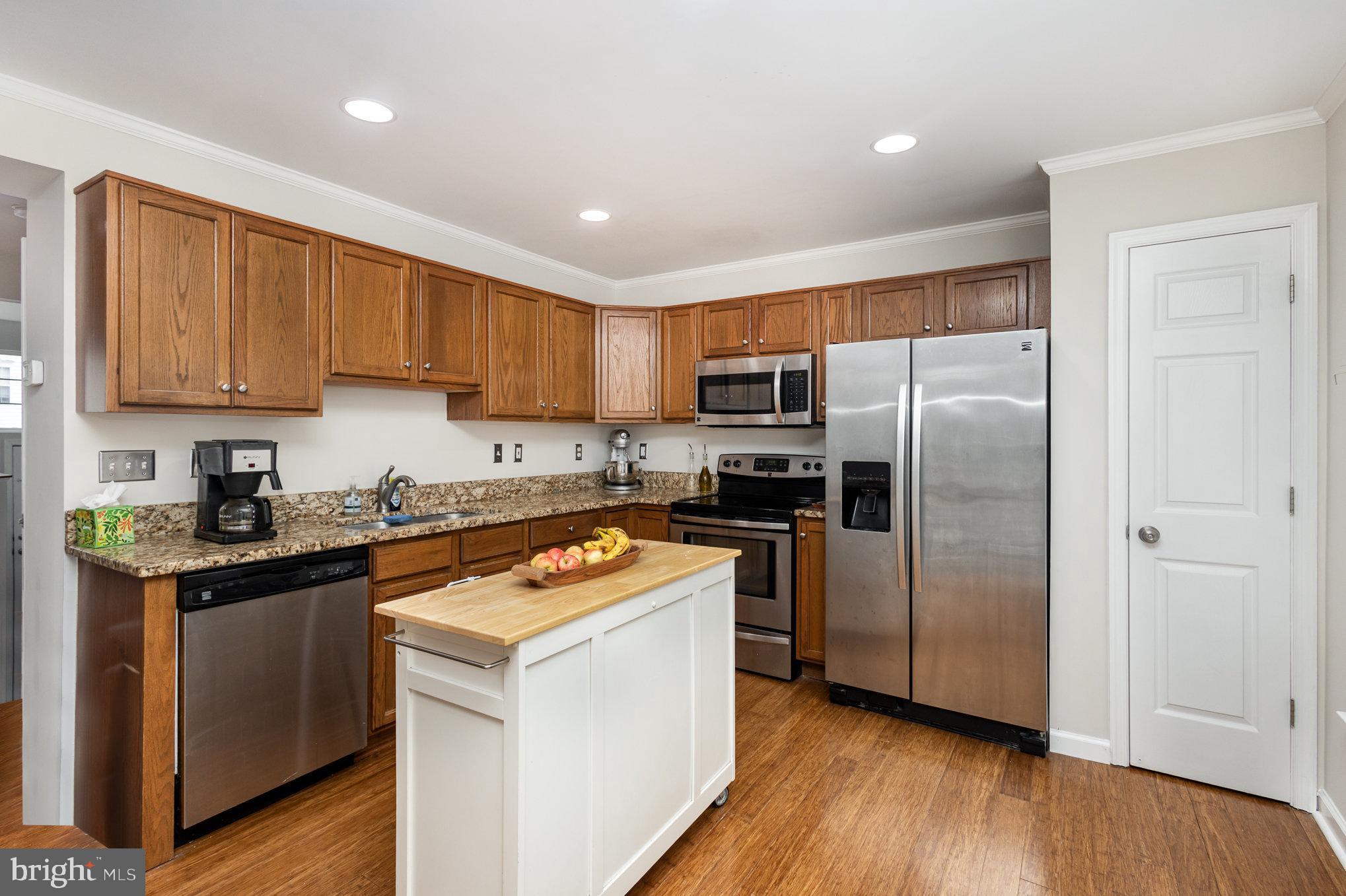 ROUND HILL - Residential