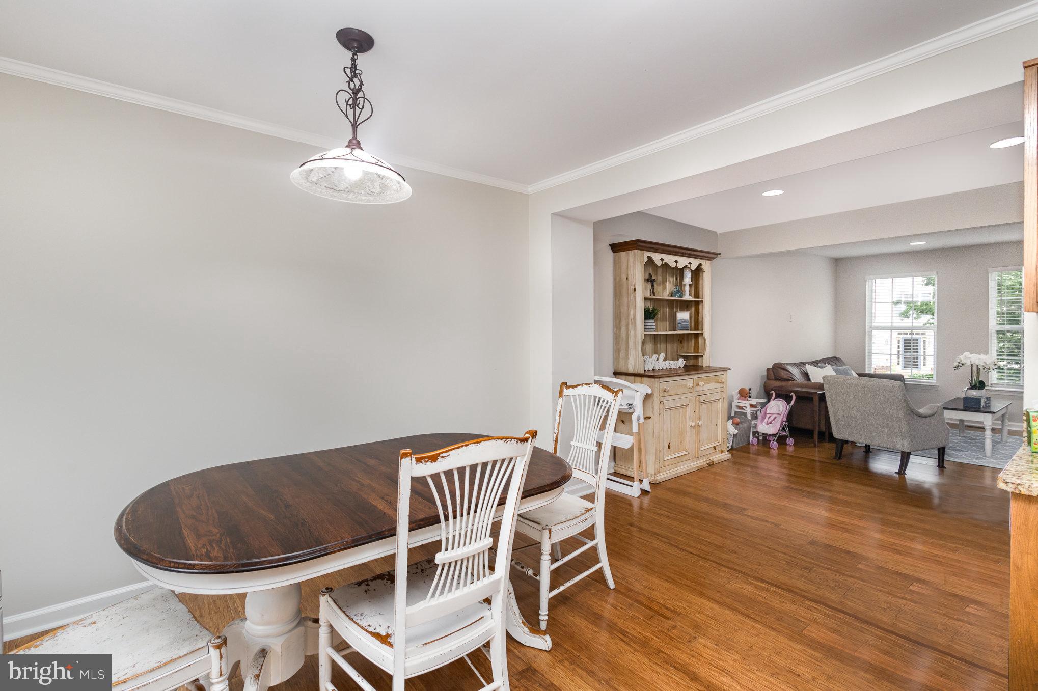 ROUND HILL - Residential