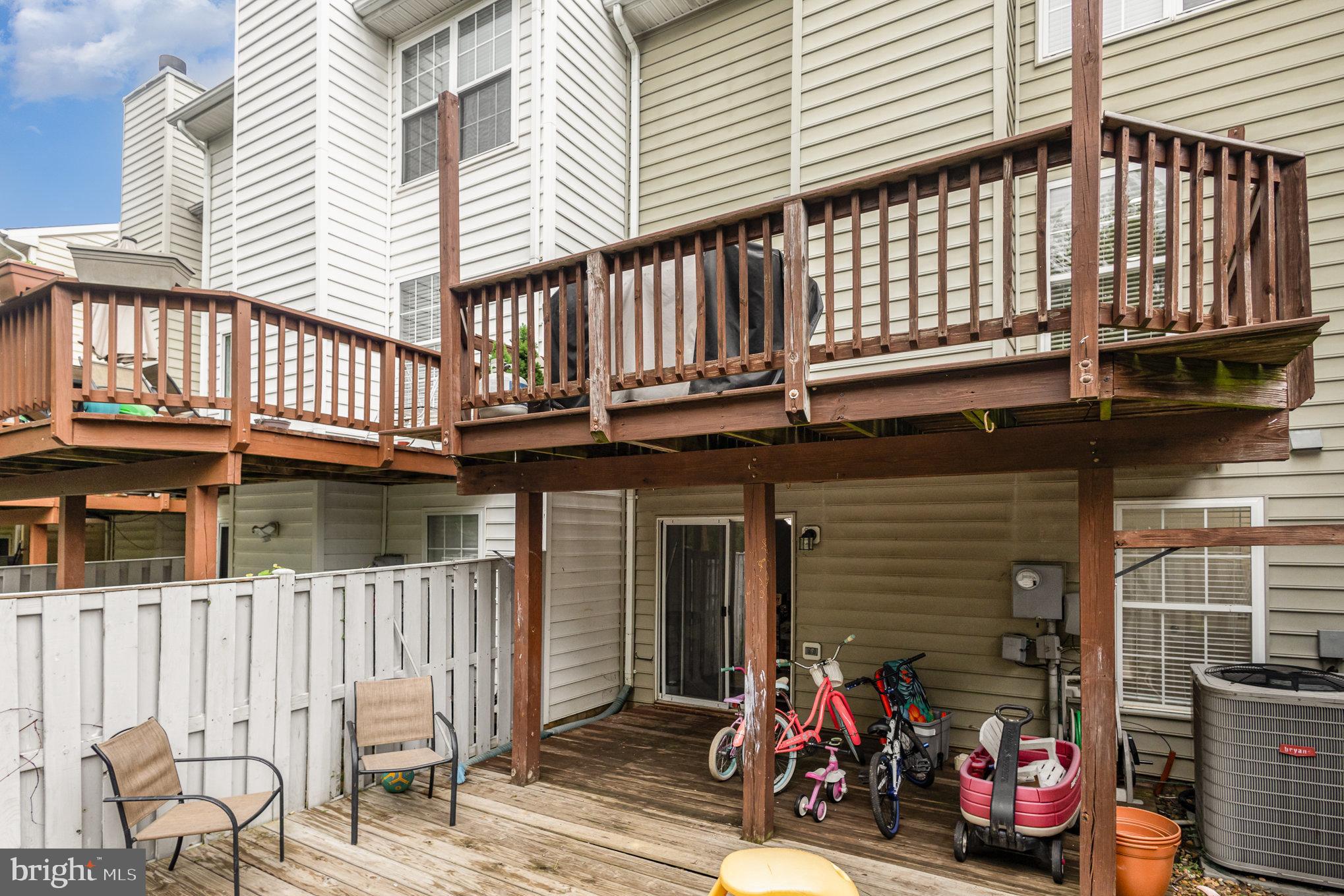 ROUND HILL - Residential