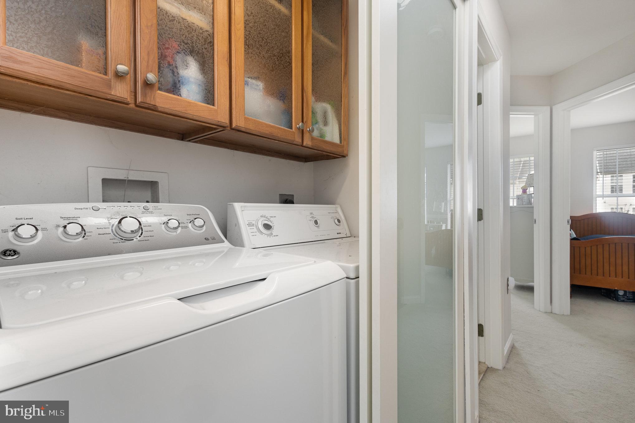 ROUND HILL - Residential