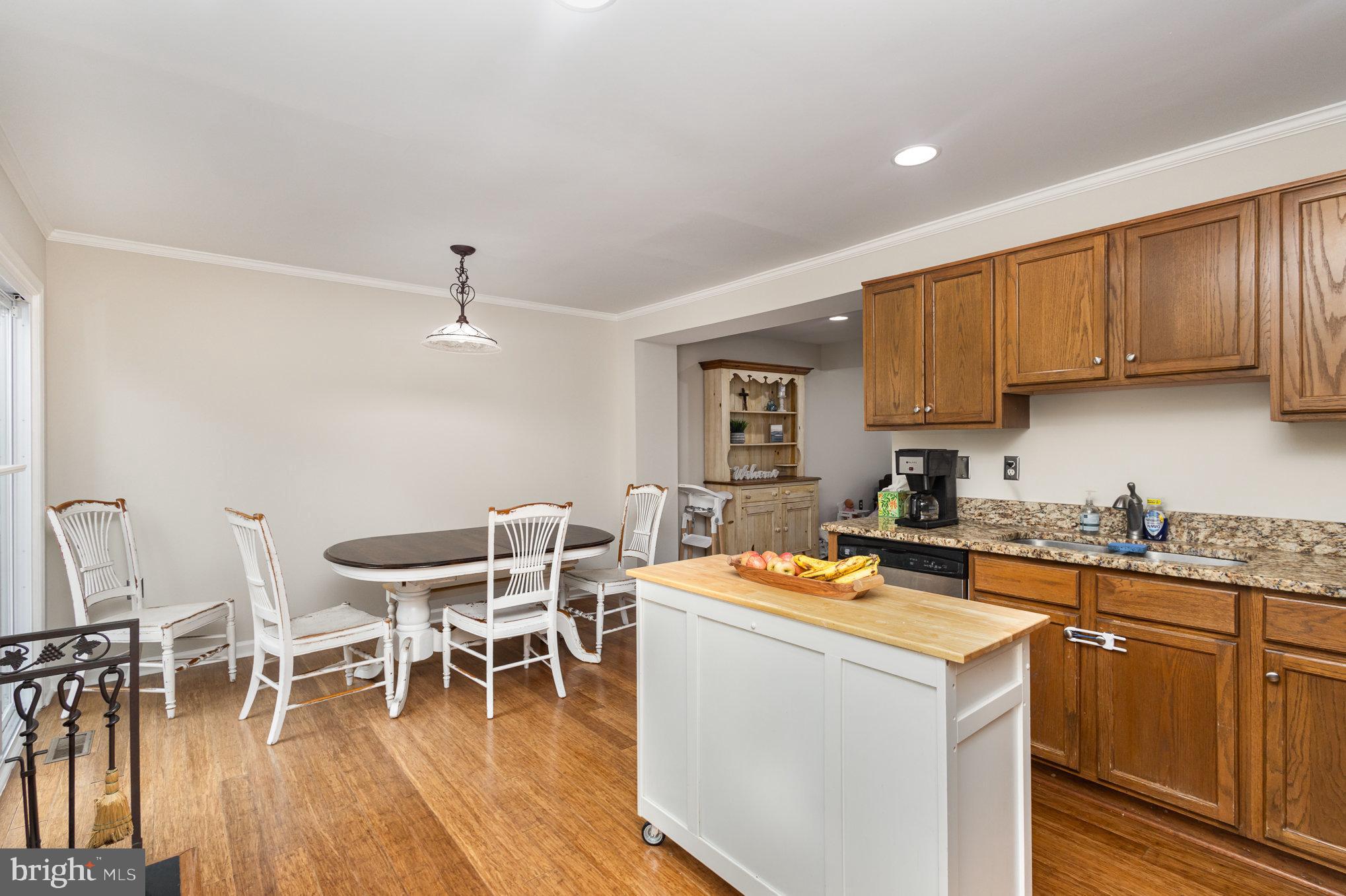 ROUND HILL - Residential