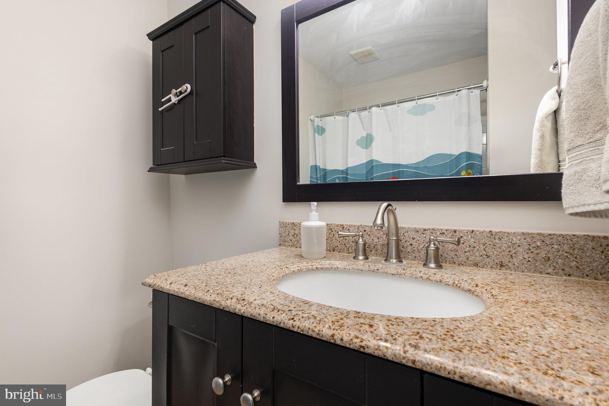 ROUND HILL - Residential