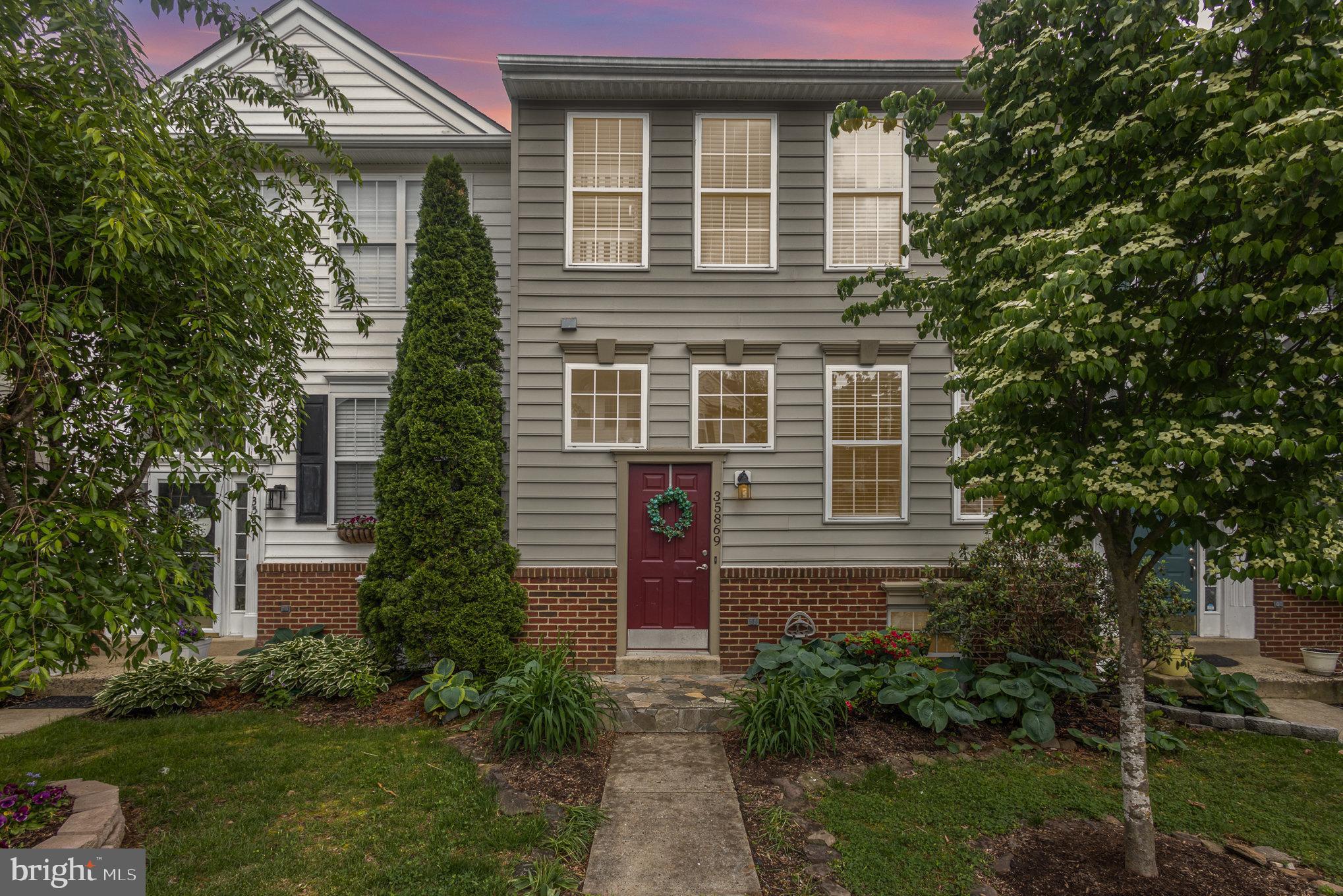 ROUND HILL - Residential