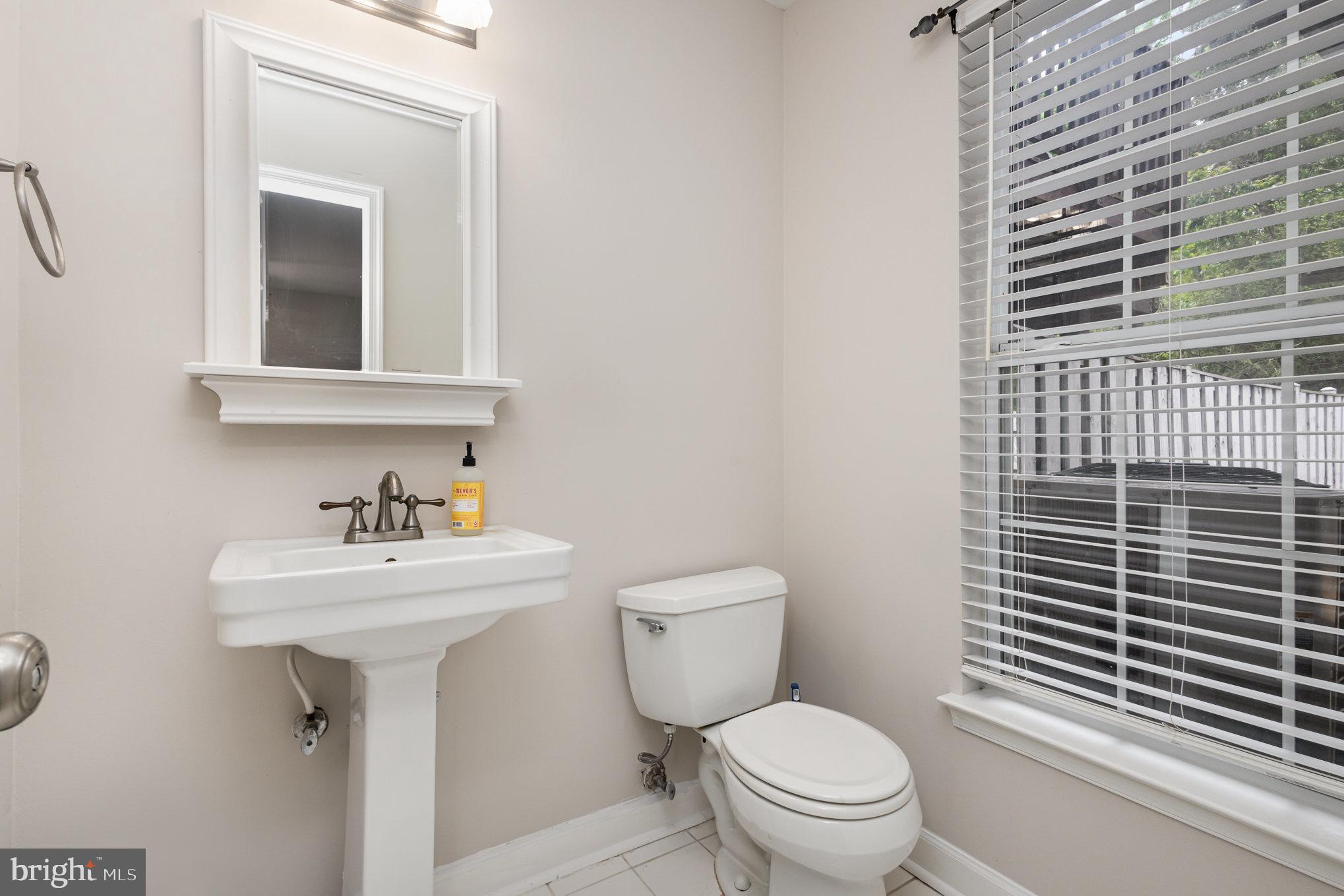 ROUND HILL - Residential