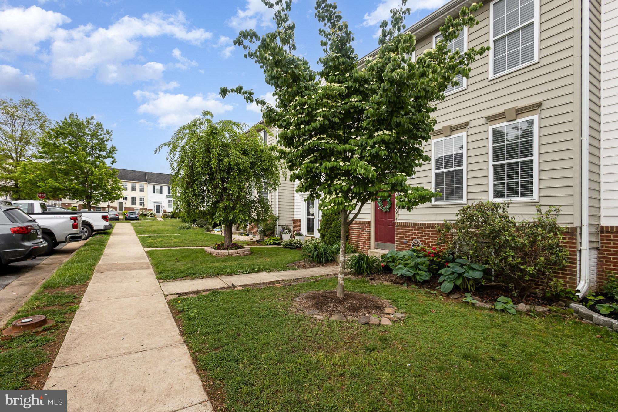 ROUND HILL - Residential