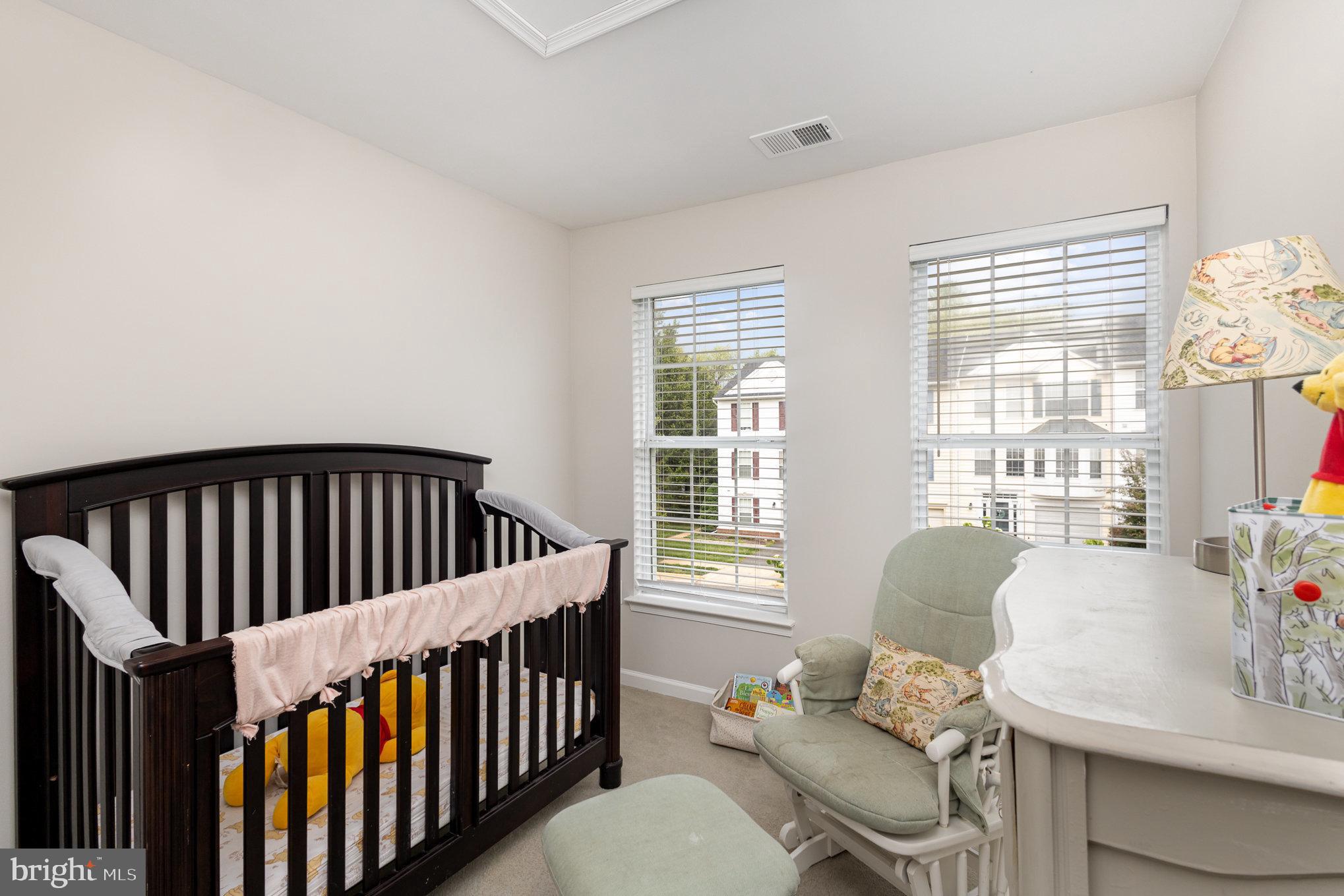 ROUND HILL - Residential