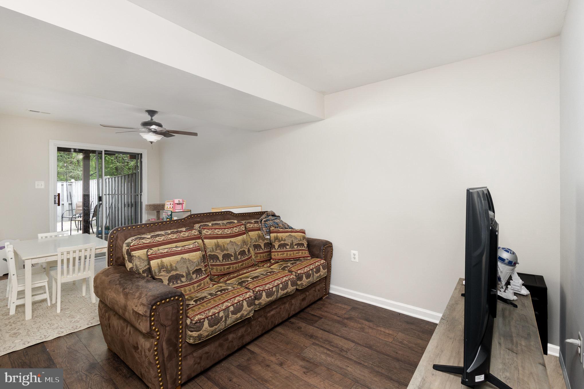 ROUND HILL - Residential