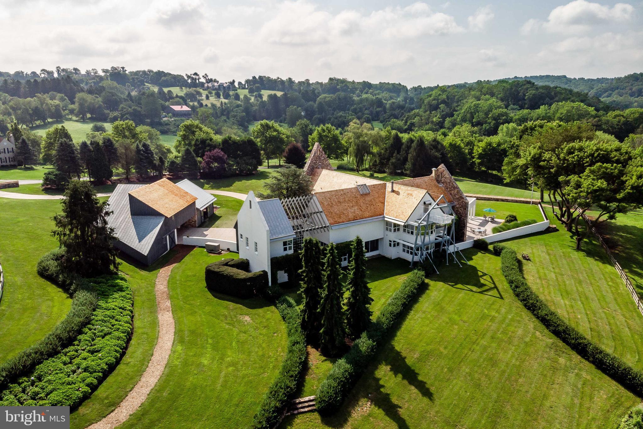 HUNTERS CHASE - Residential