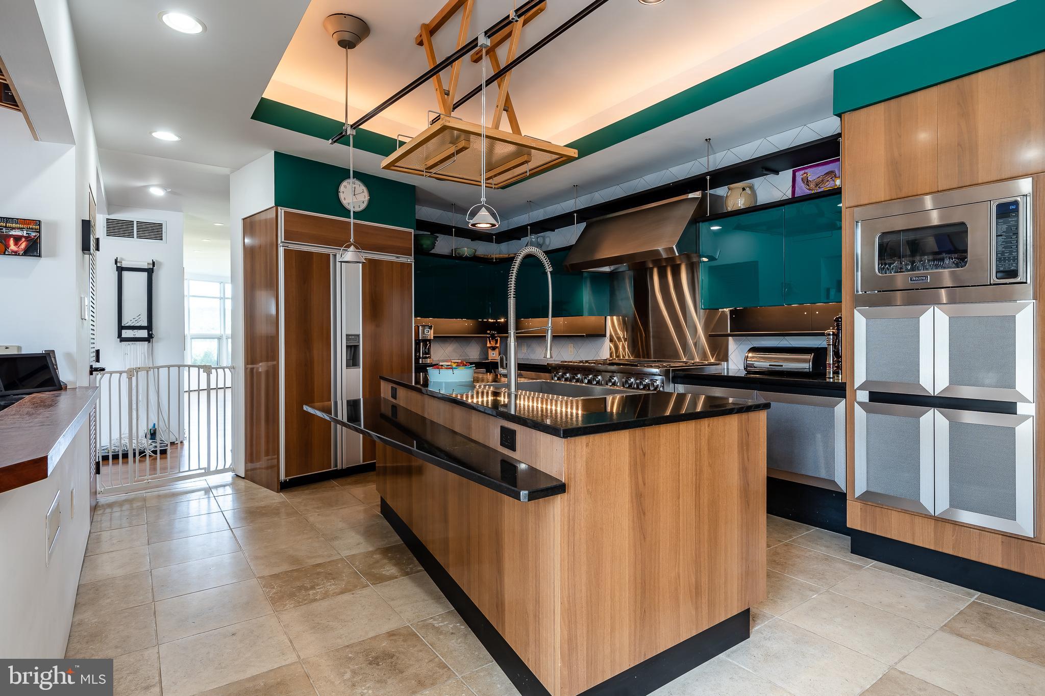 HUNTERS CHASE - Residential