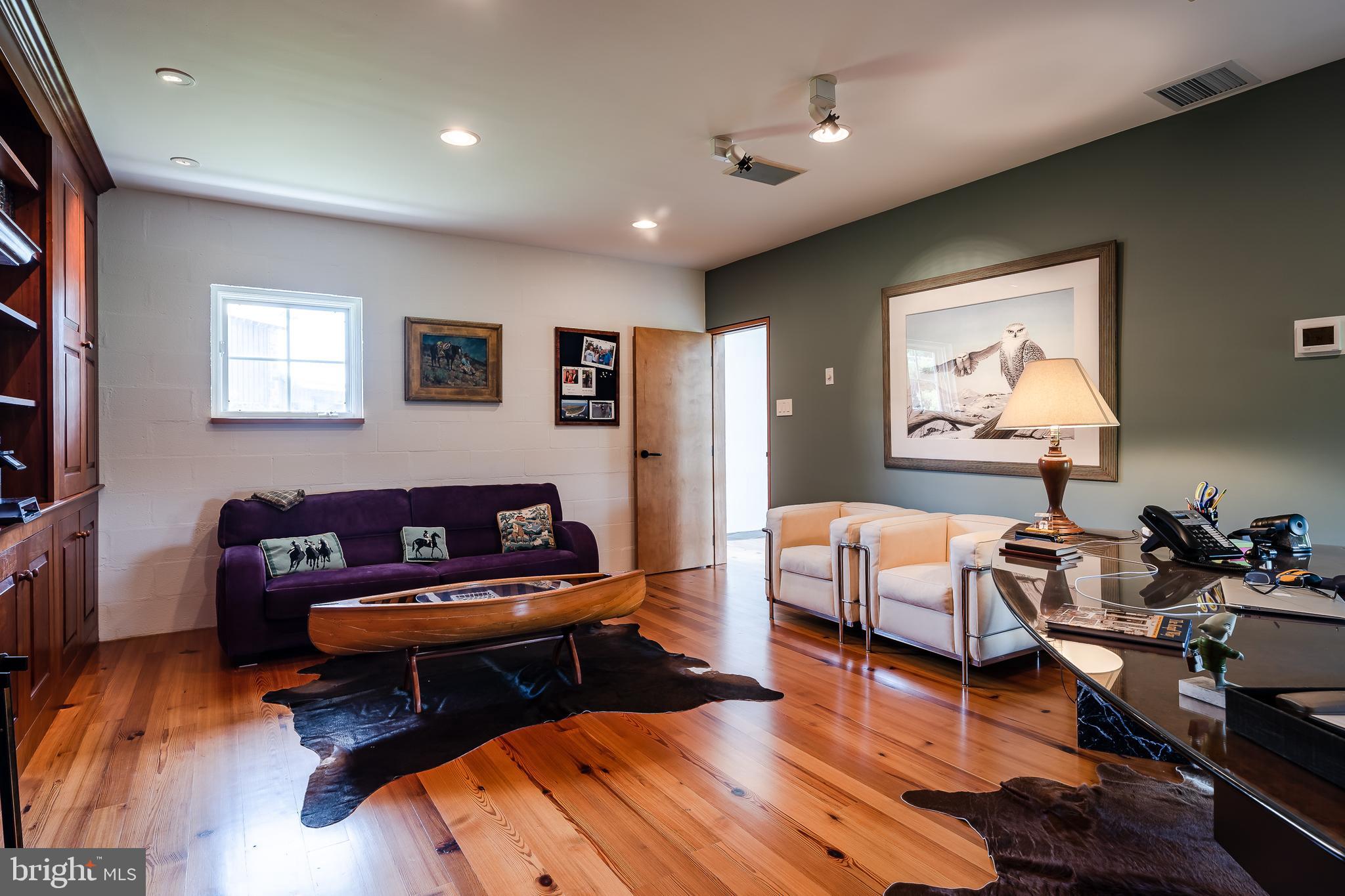 HUNTERS CHASE - Residential