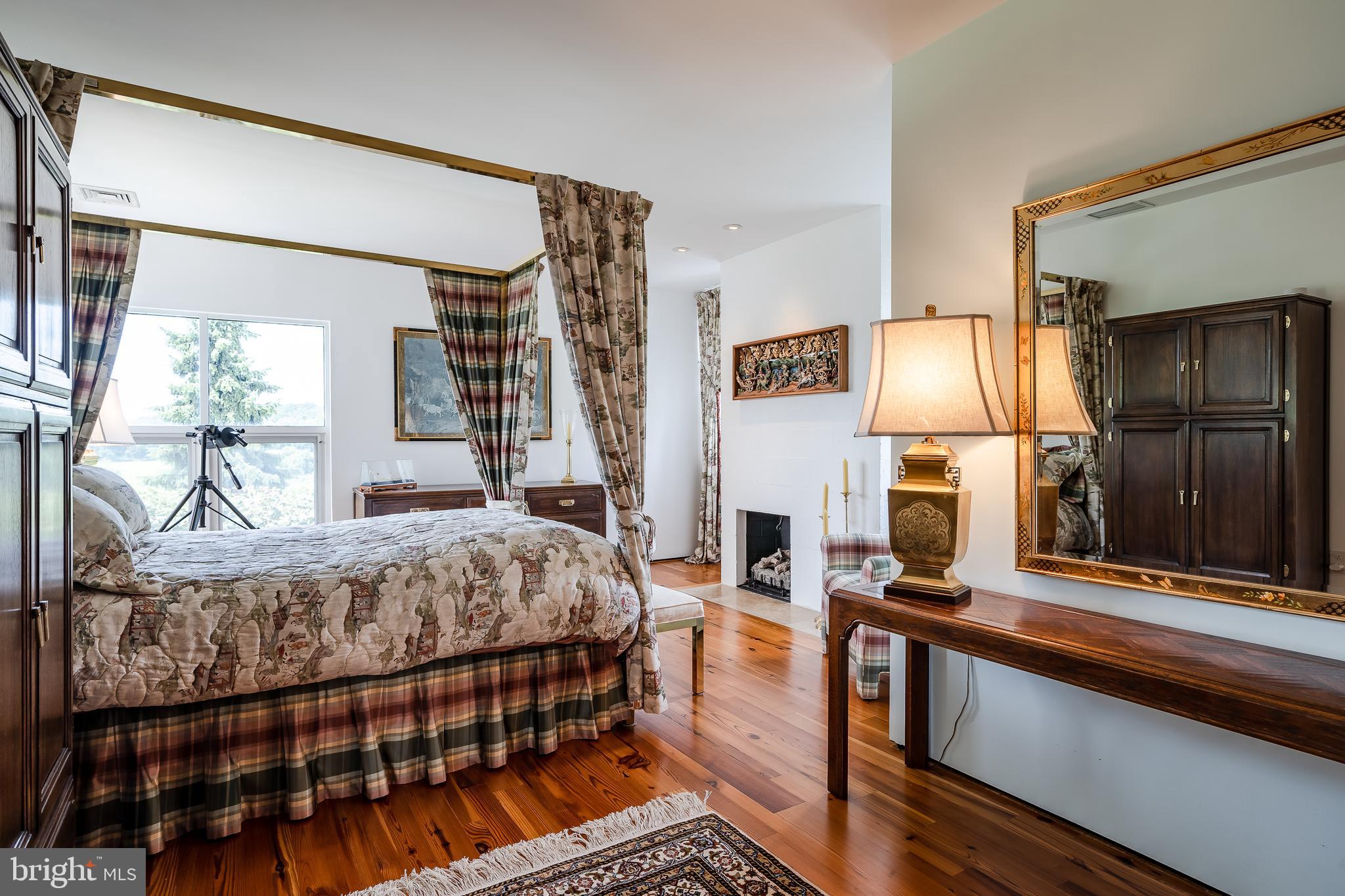 HUNTERS CHASE - Residential