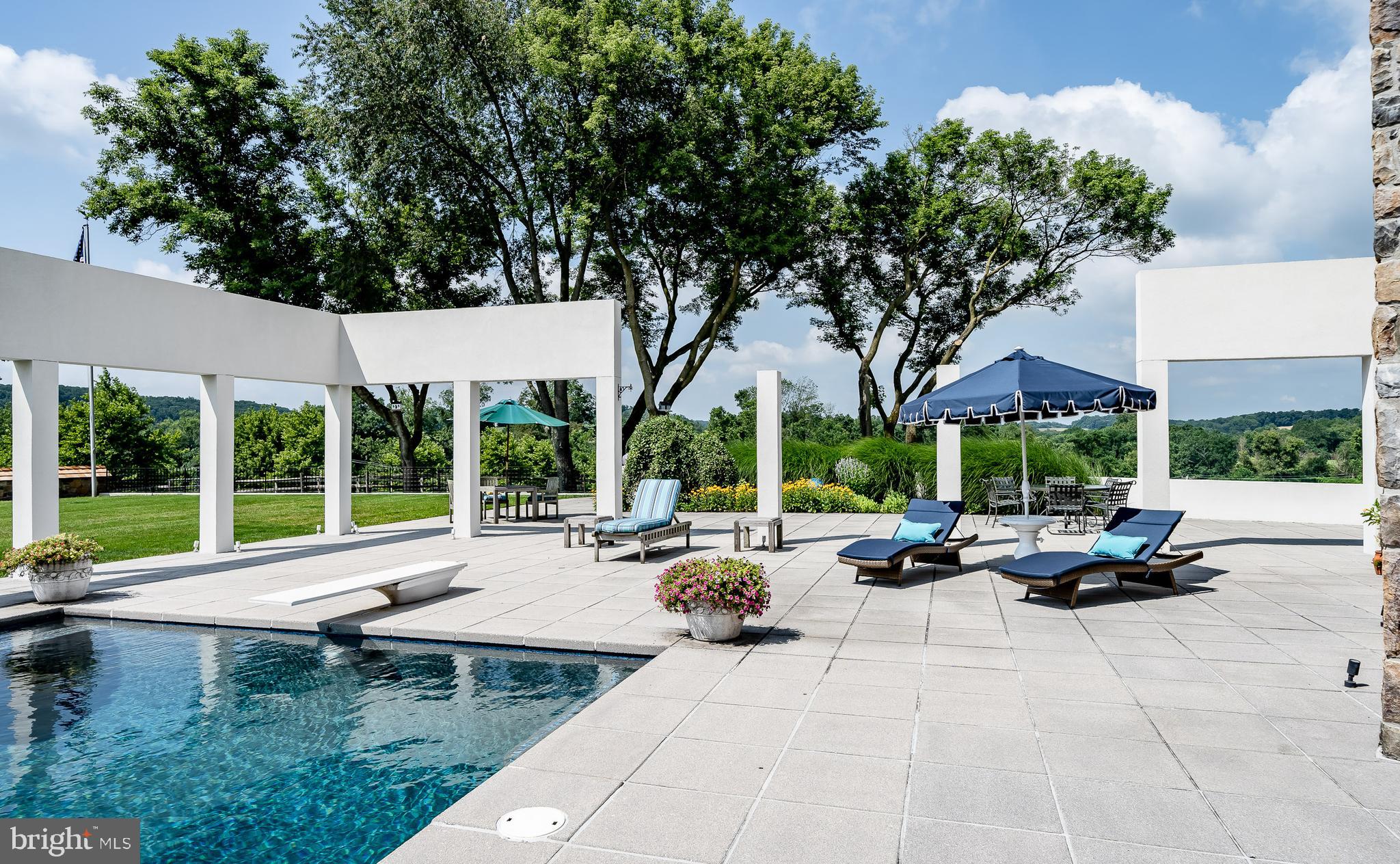 HUNTERS CHASE - Residential