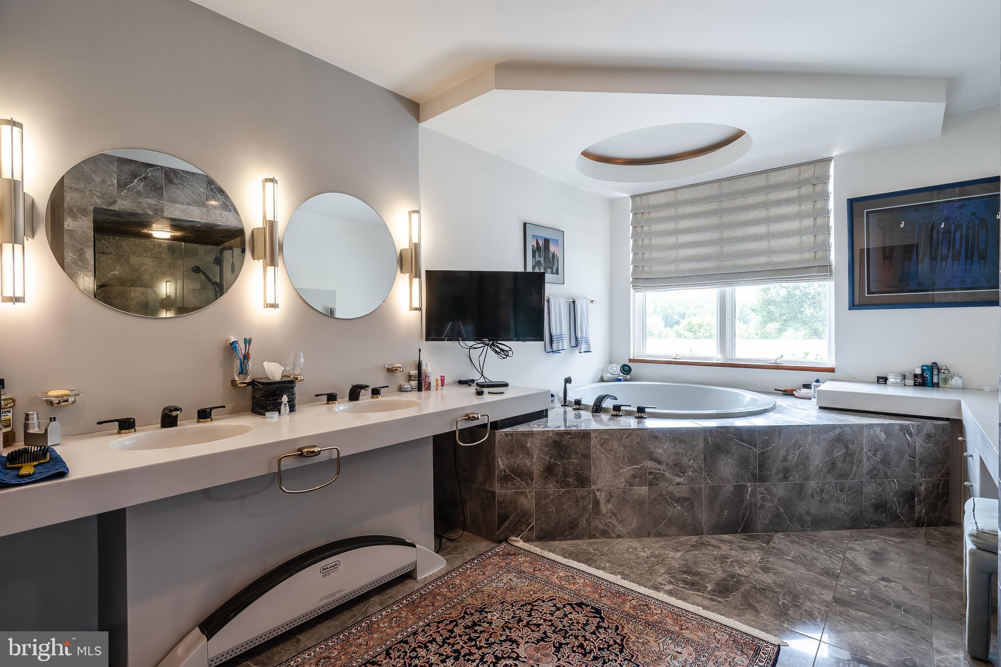 HUNTERS CHASE - Residential