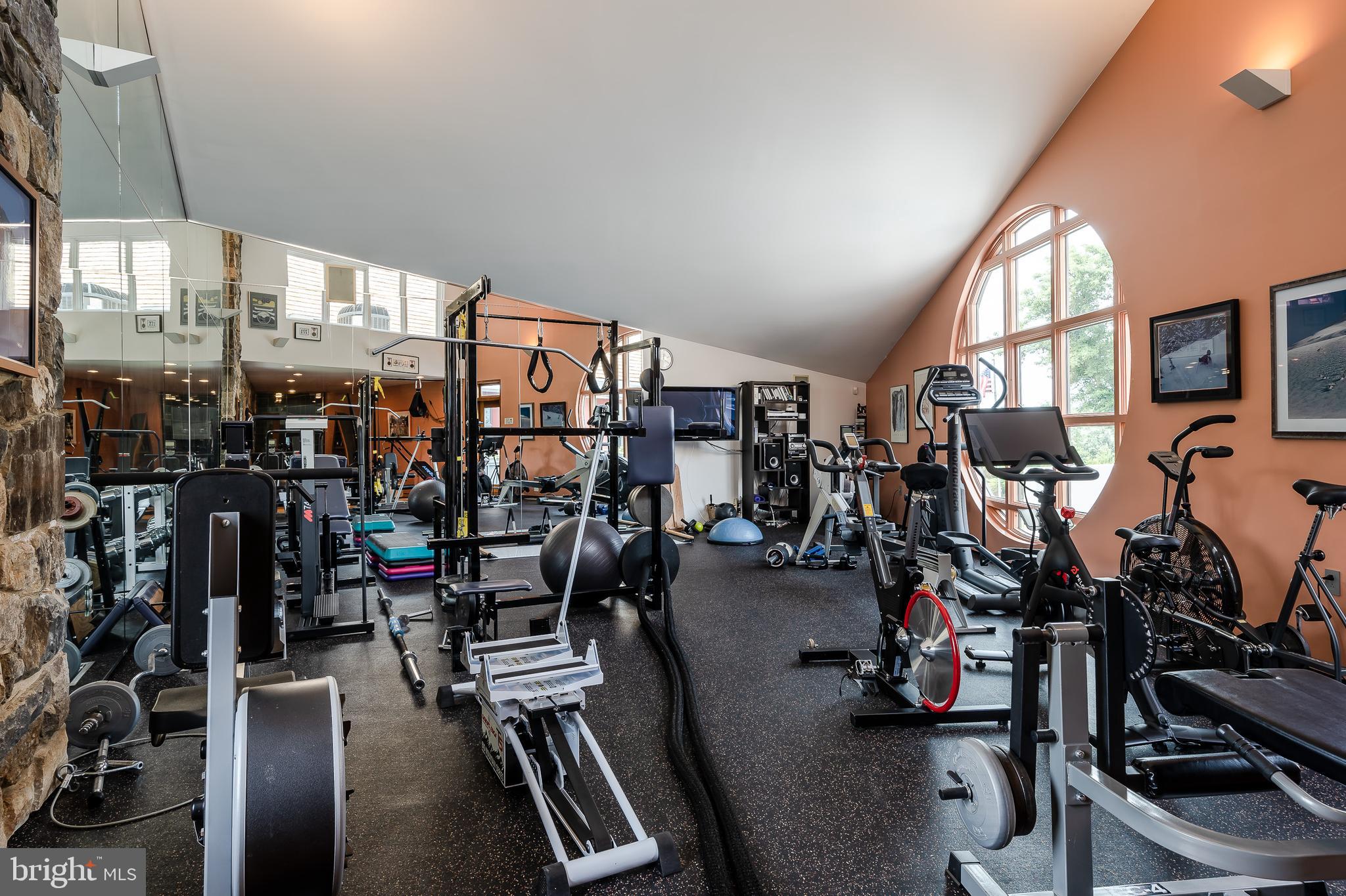 HUNTERS CHASE - Residential