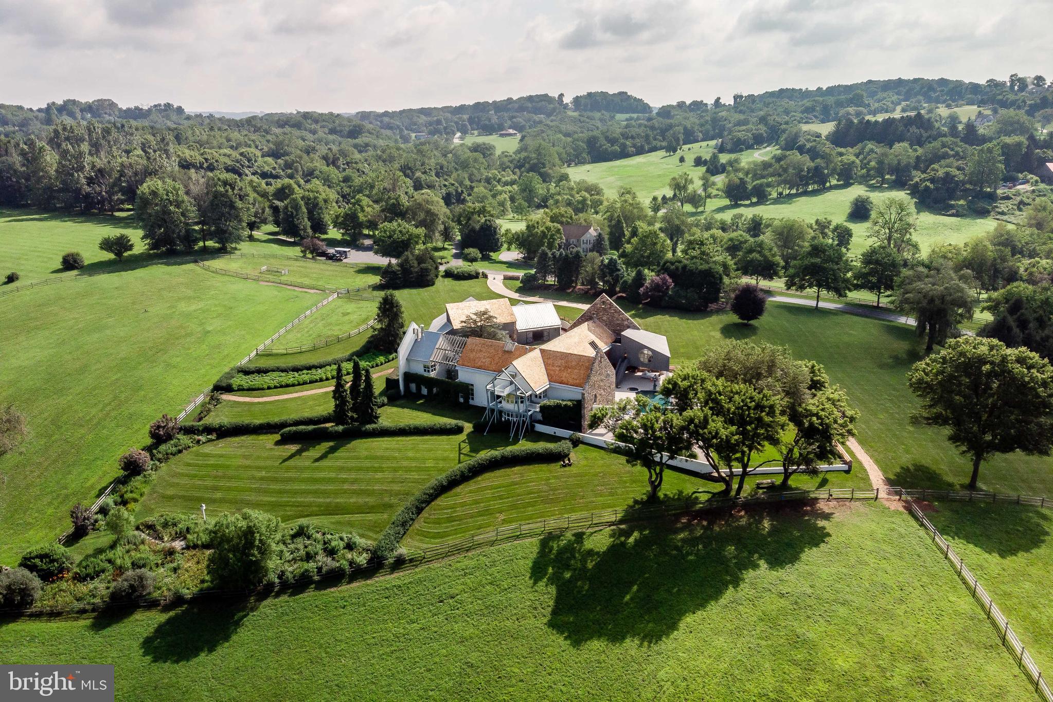 HUNTERS CHASE - Residential