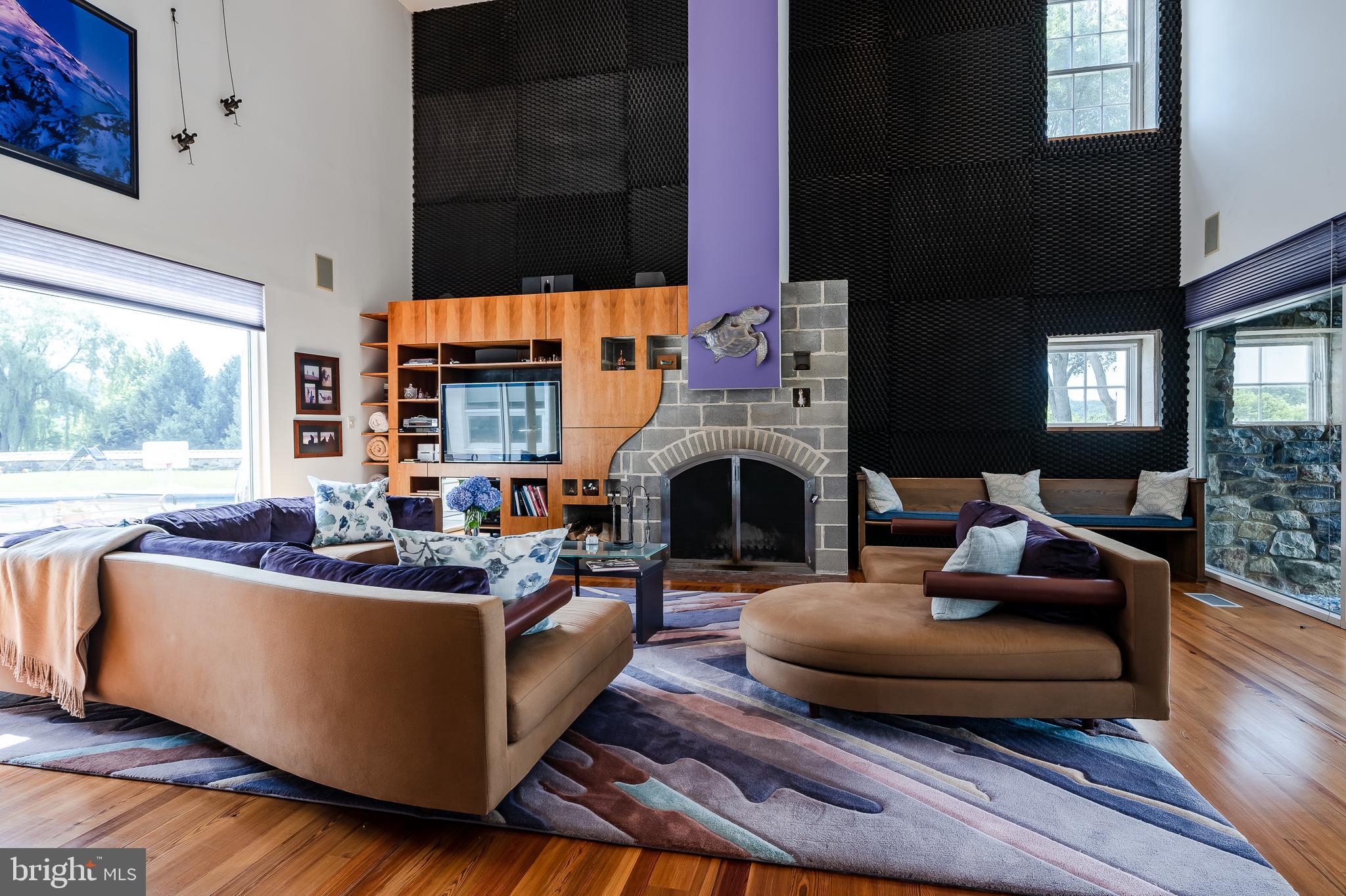 HUNTERS CHASE - Residential