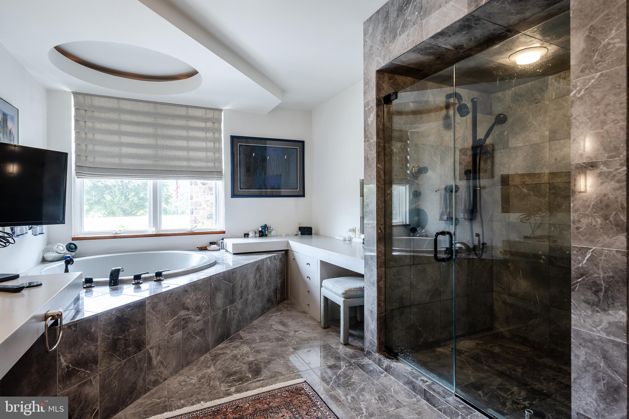 HUNTERS CHASE - Residential