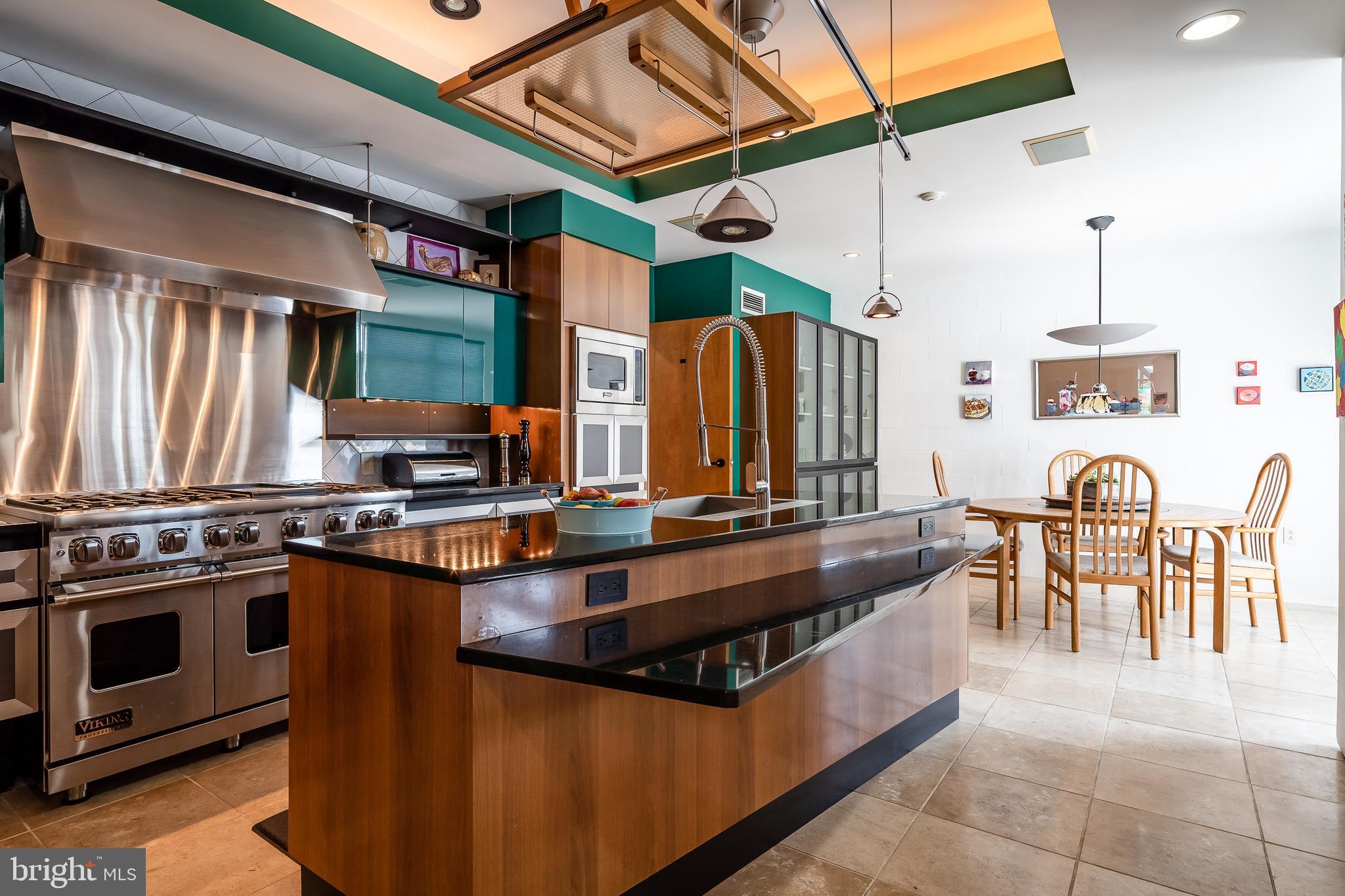 HUNTERS CHASE - Residential