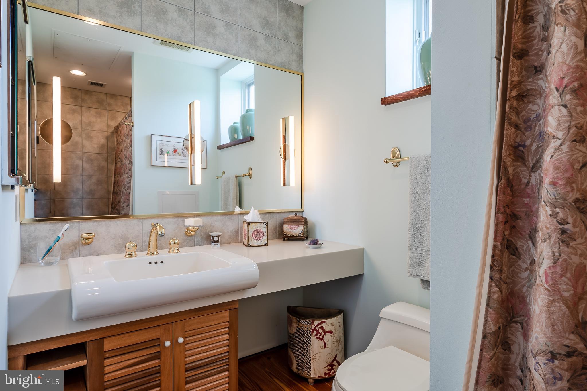 HUNTERS CHASE - Residential