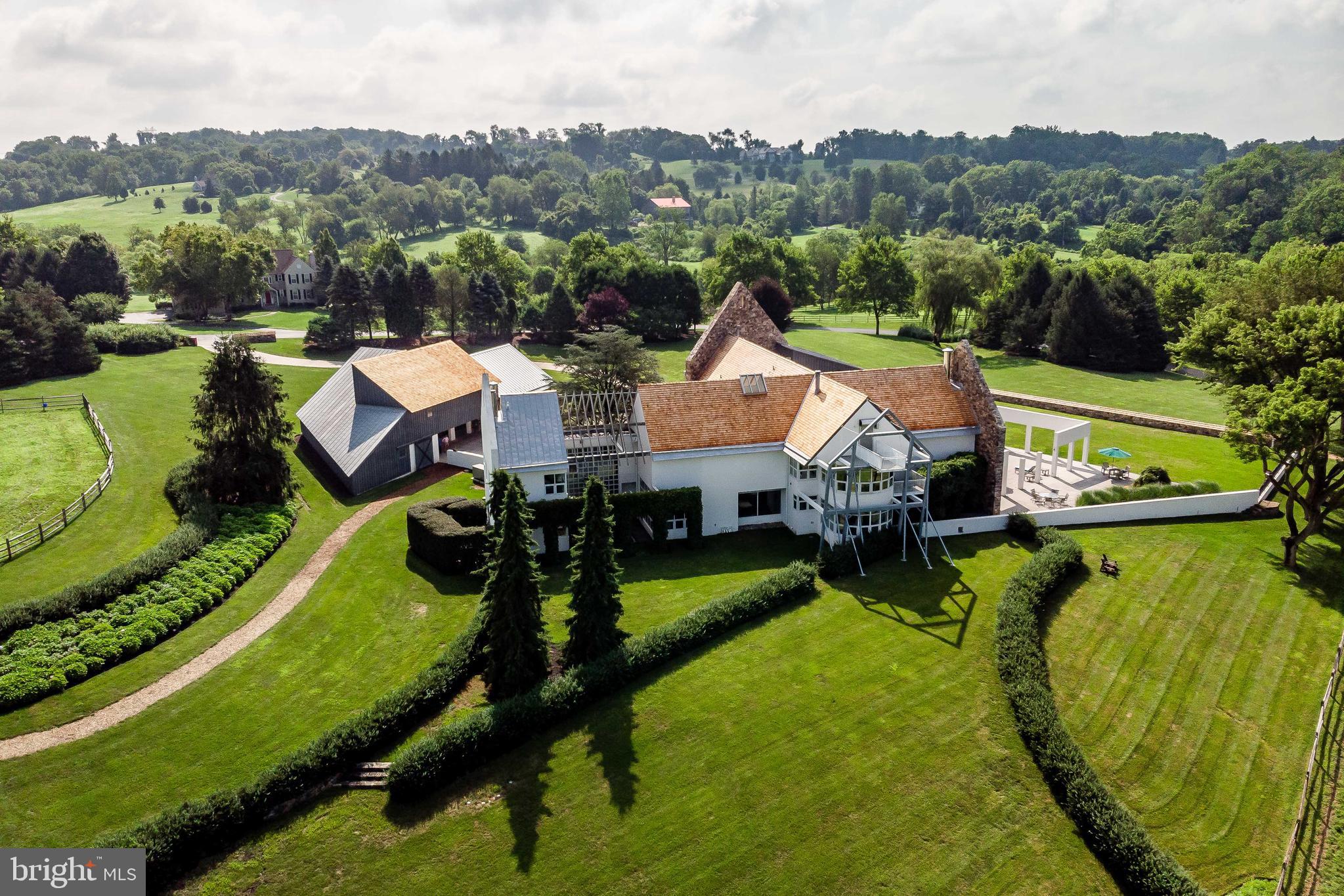 HUNTERS CHASE - Residential