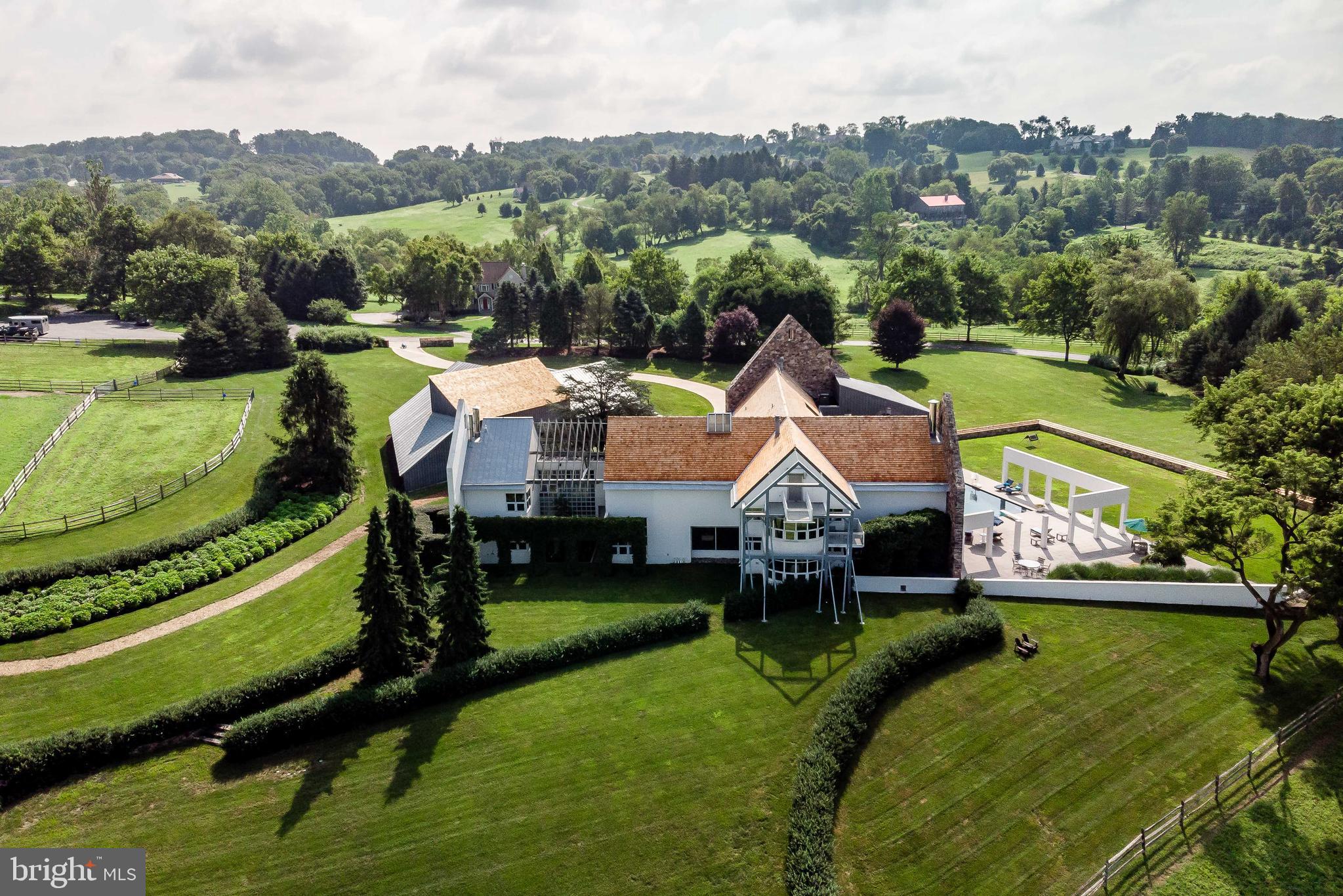 HUNTERS CHASE - Residential