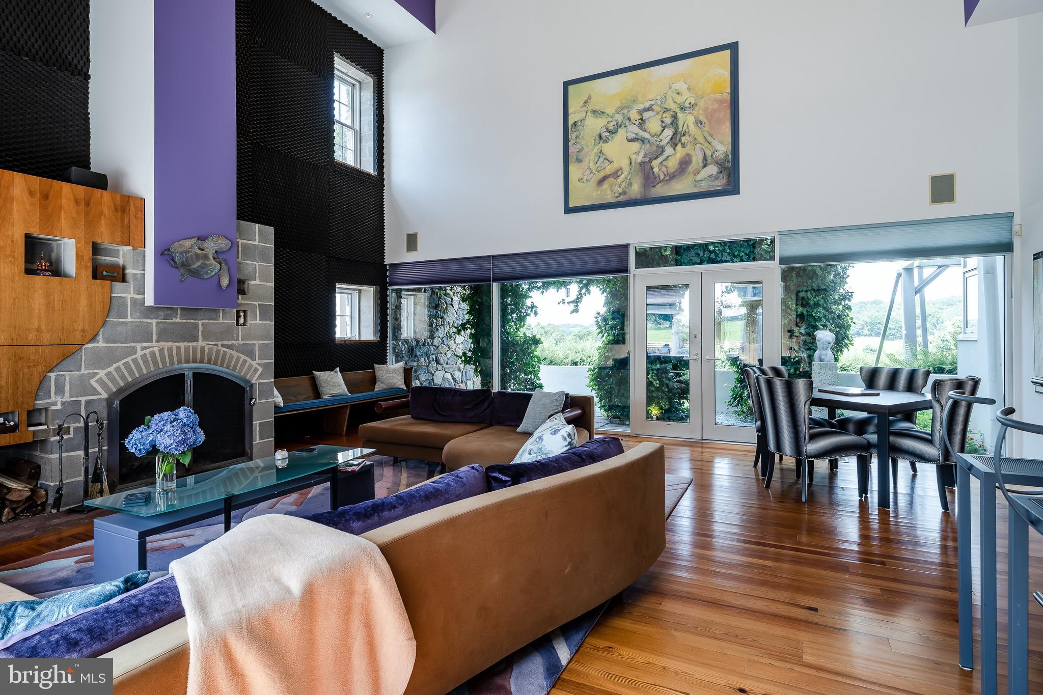 HUNTERS CHASE - Residential