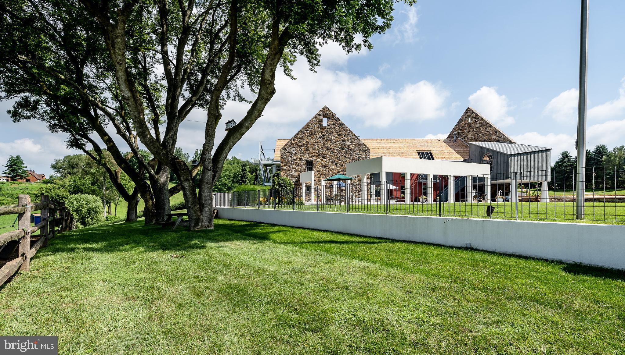 HUNTERS CHASE - Residential