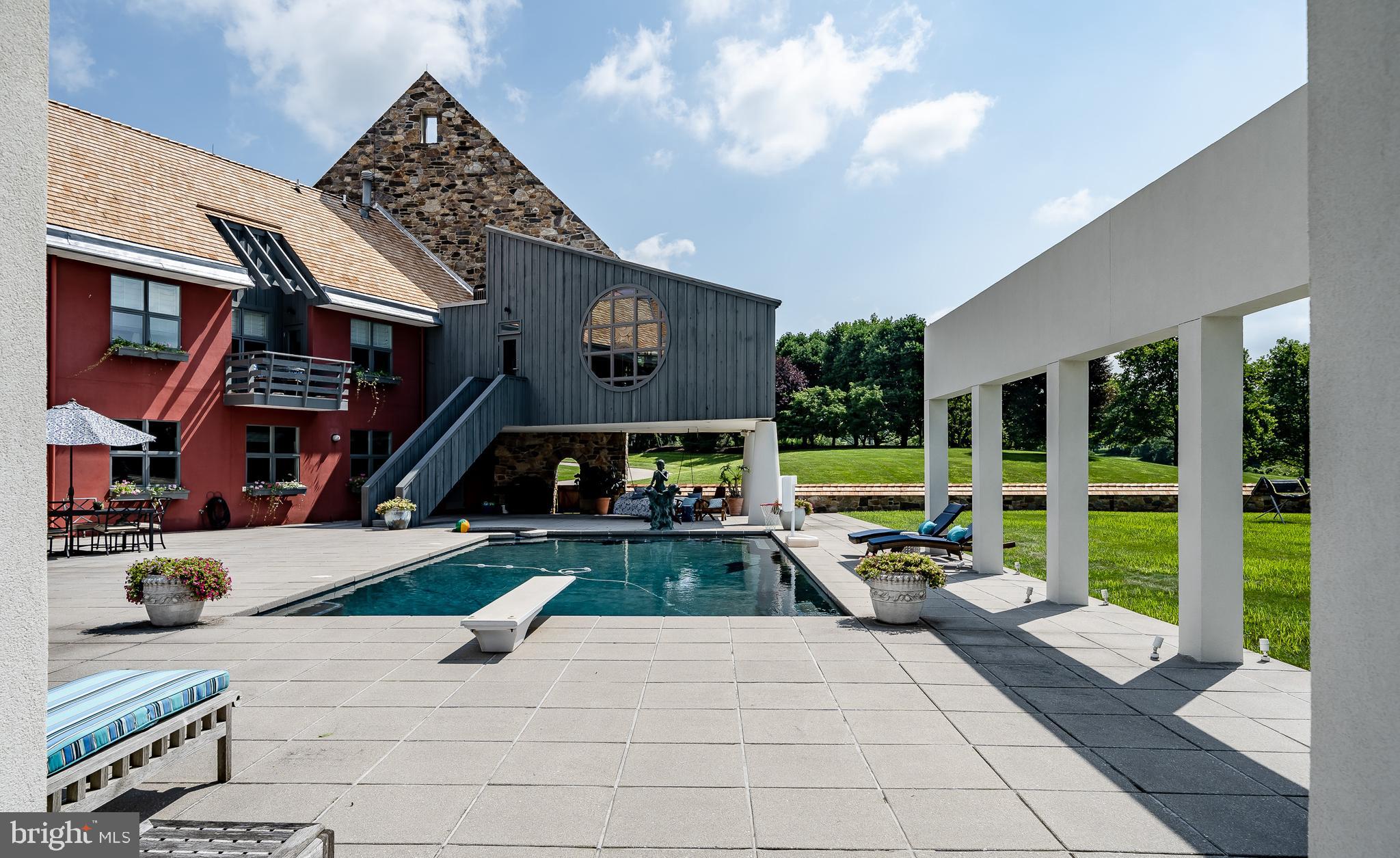 HUNTERS CHASE - Residential