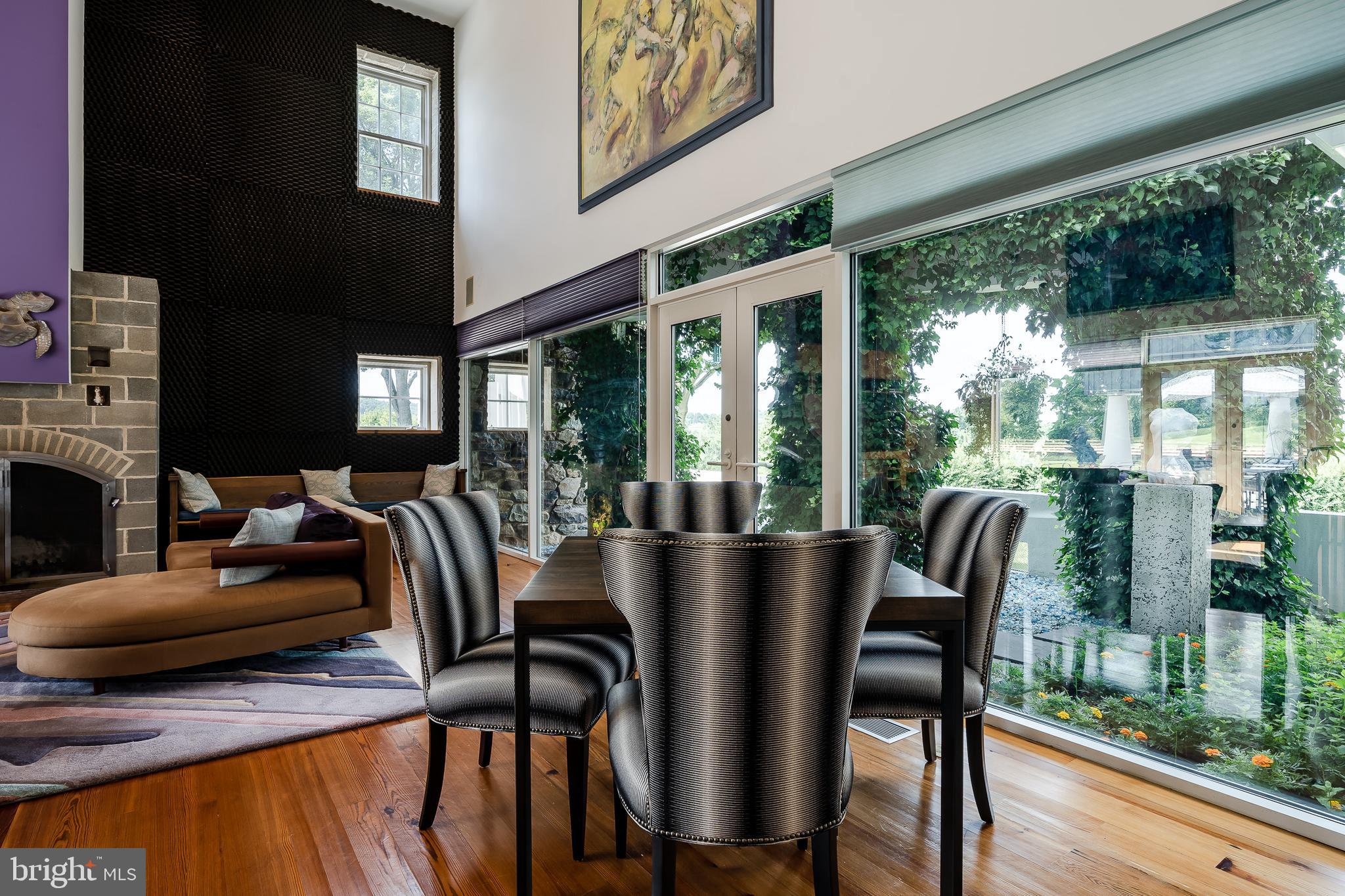 HUNTERS CHASE - Residential