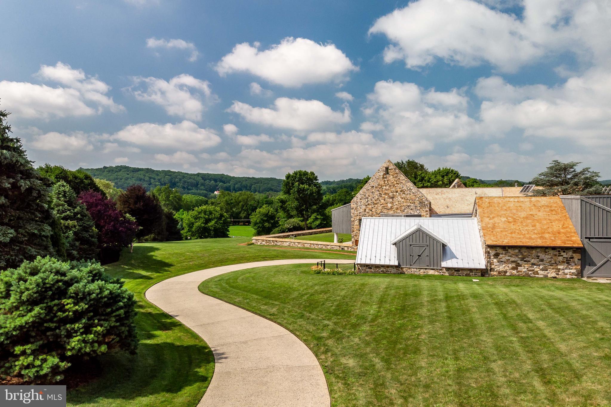 HUNTERS CHASE - Residential