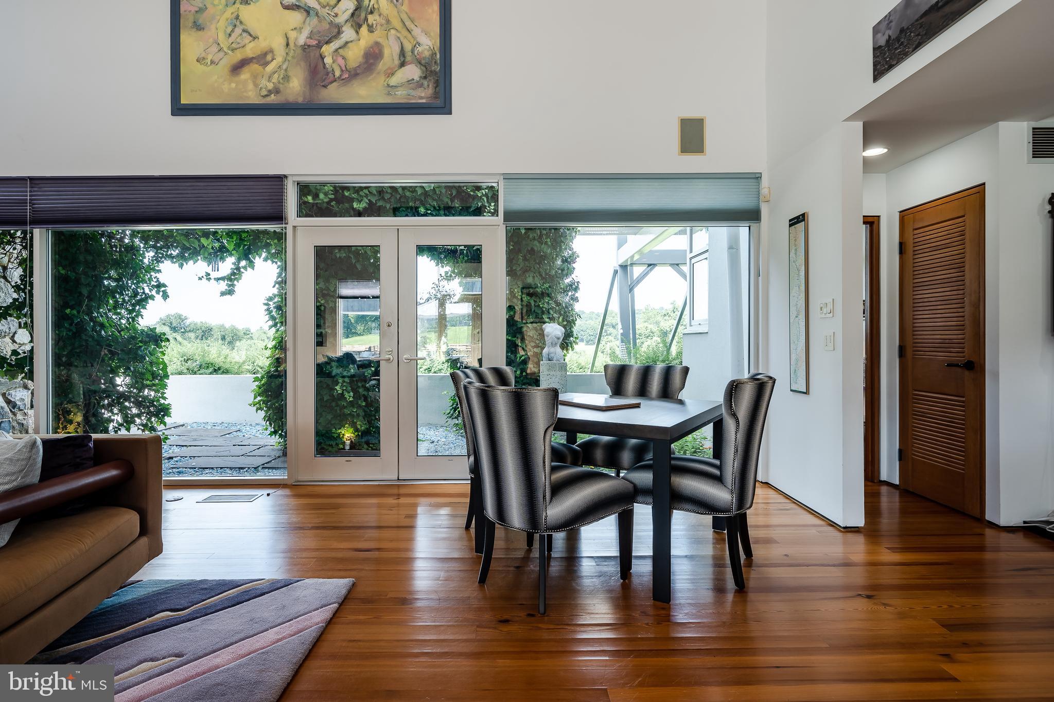 HUNTERS CHASE - Residential