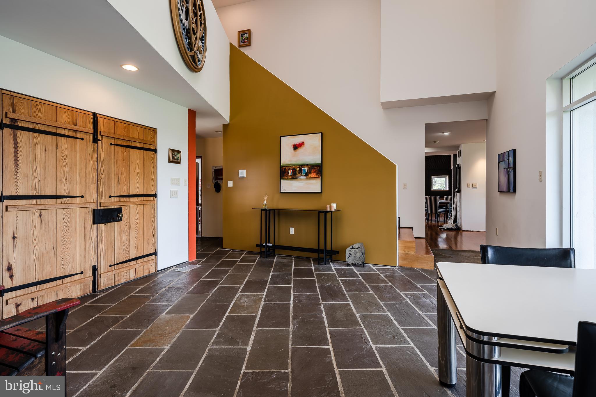 HUNTERS CHASE - Residential