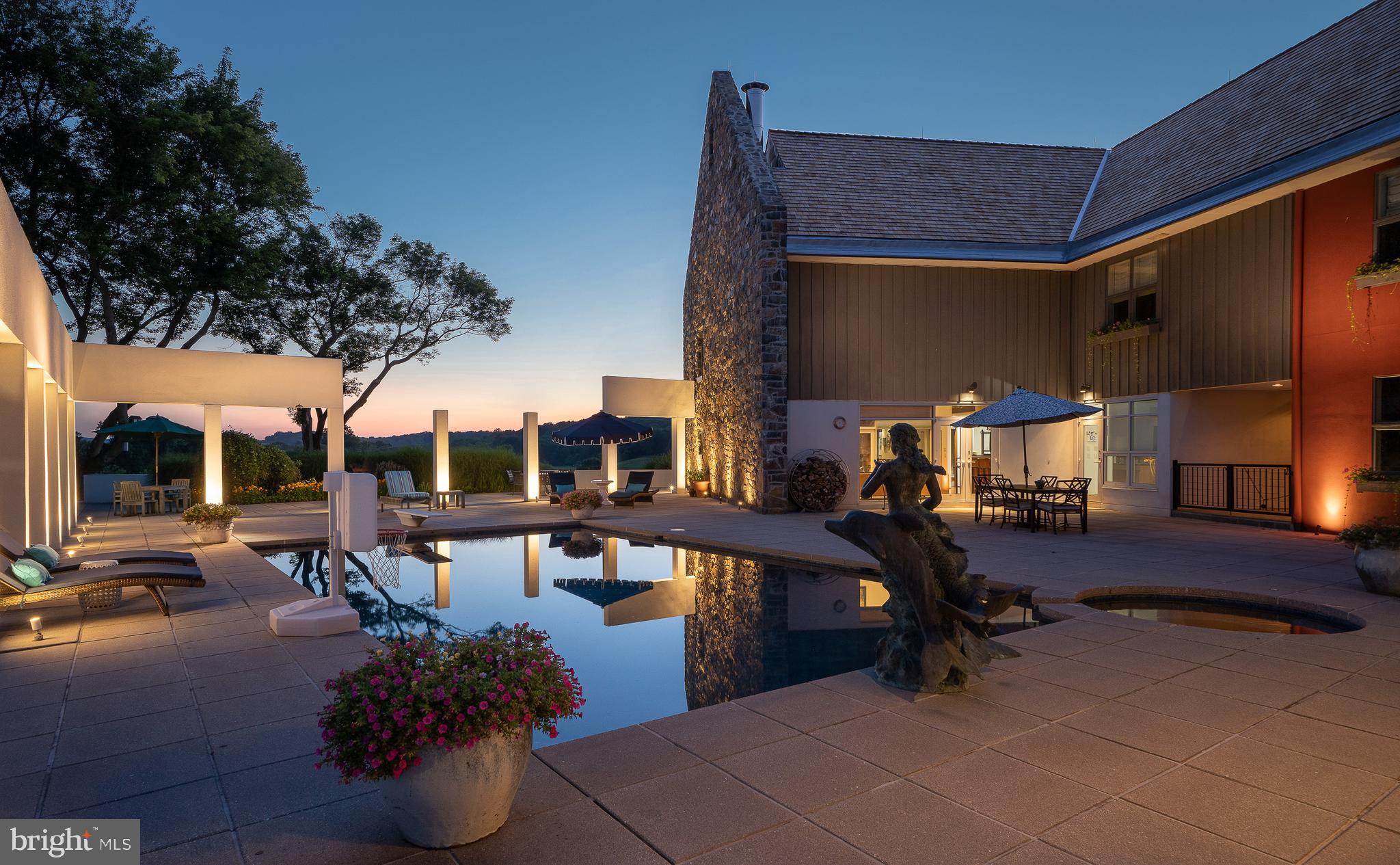 HUNTERS CHASE - Residential