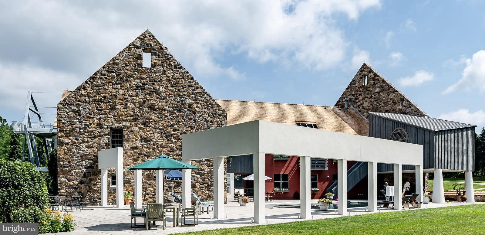 HUNTERS CHASE - Residential