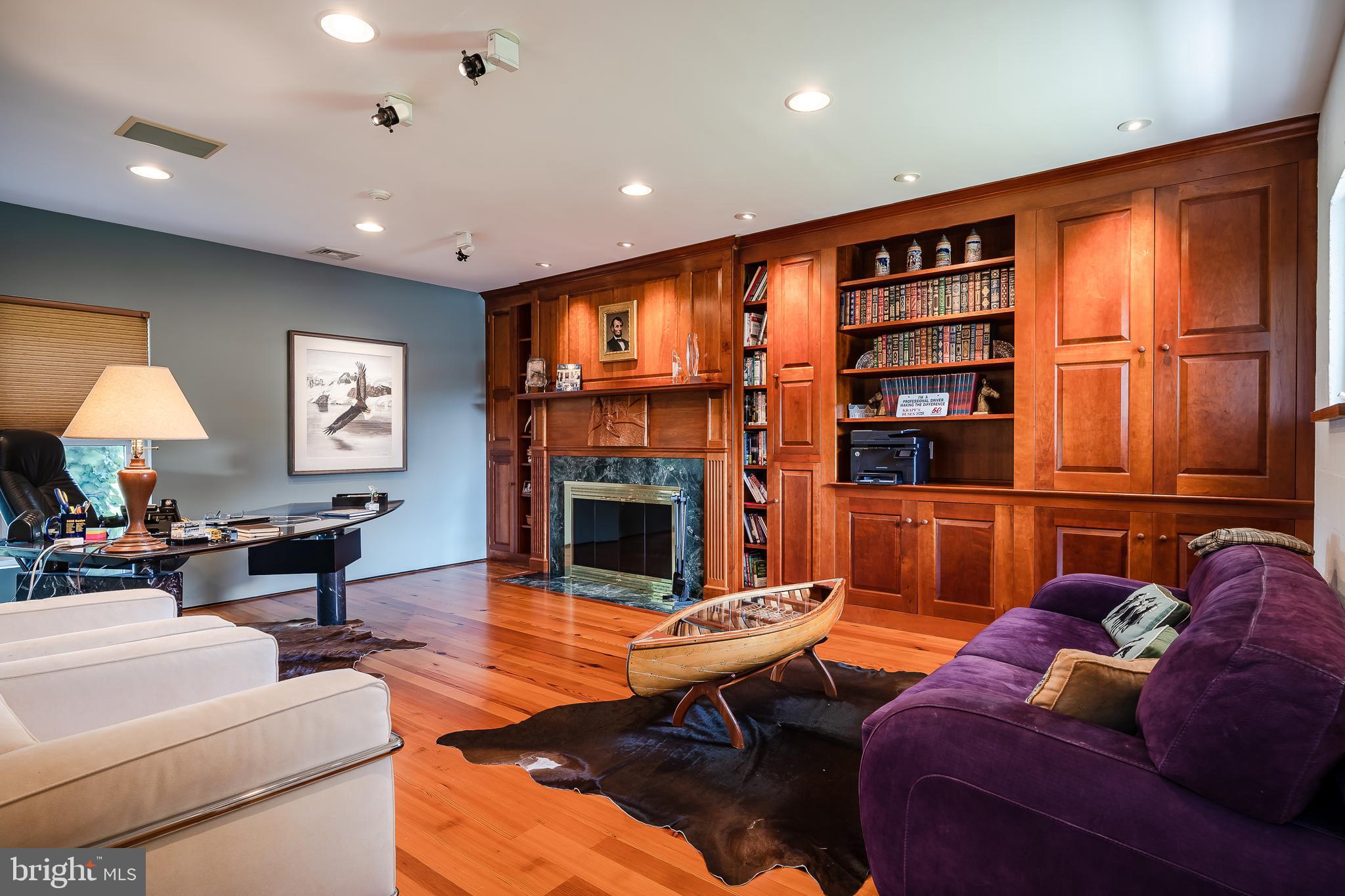 HUNTERS CHASE - Residential