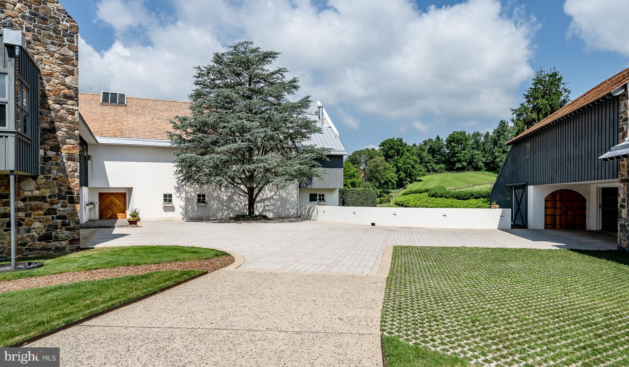 HUNTERS CHASE - Residential