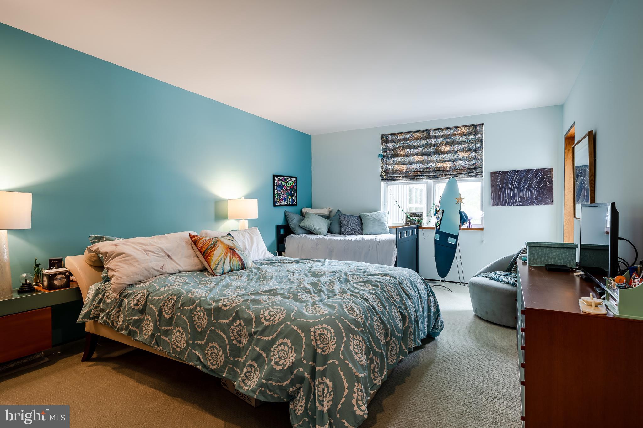 HUNTERS CHASE - Residential