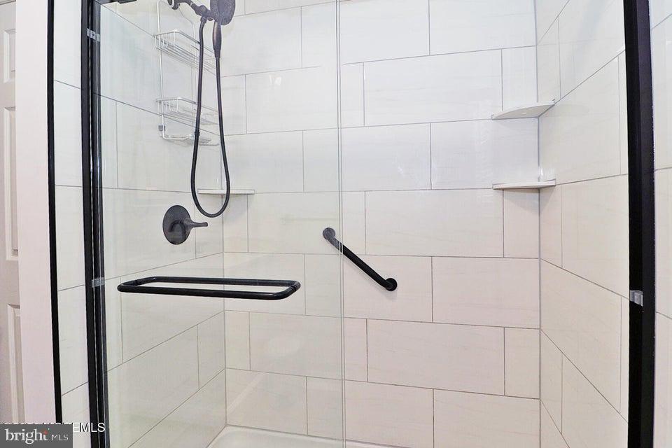 SILVER RIDGE PARK - SILVER RIDGE PARK WESTERLY - Residential