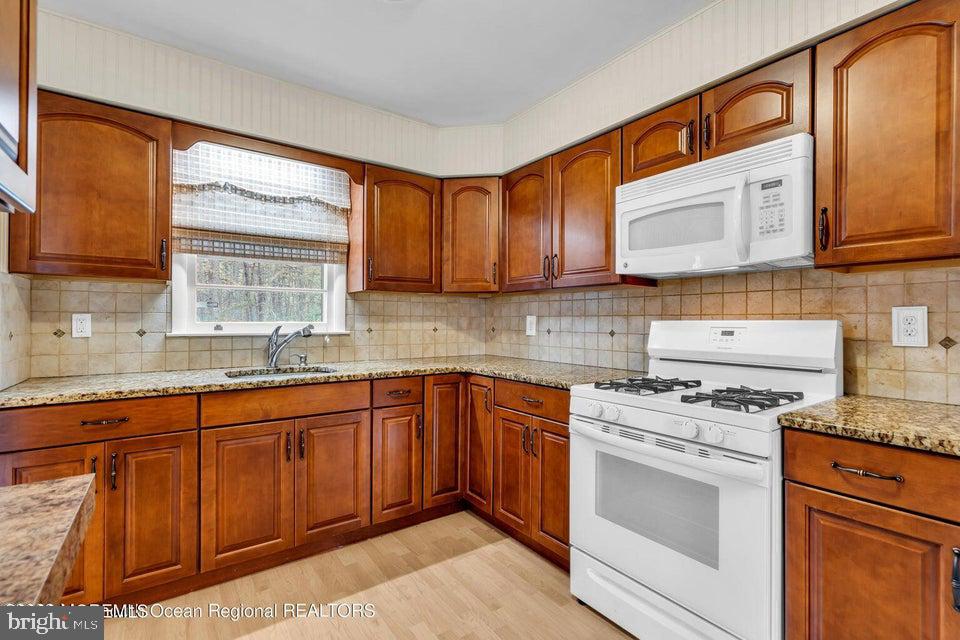 SILVER RIDGE PARK - SILVER RIDGE PARK WESTERLY - Residential