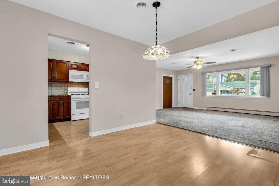 SILVER RIDGE PARK - SILVER RIDGE PARK WESTERLY - Residential