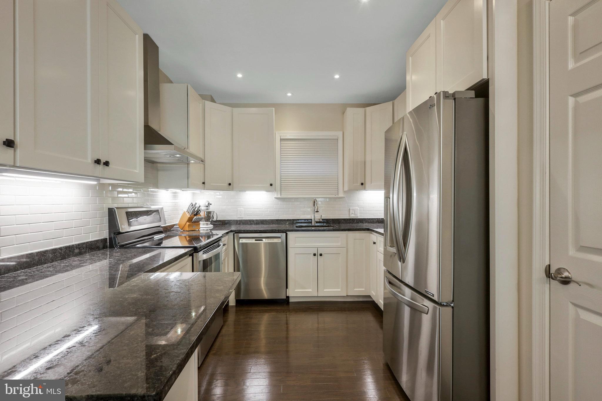 BARTON PLACE - Residential Lease