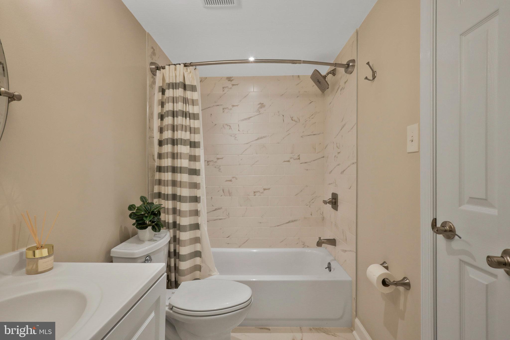 BARTON PLACE - Residential Lease