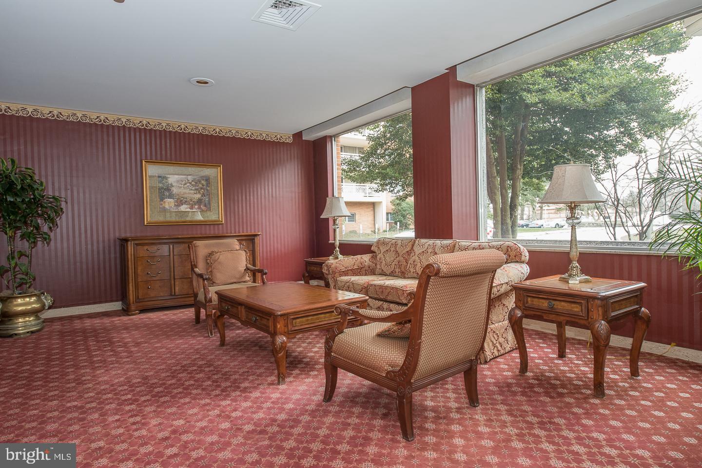 ELKINS PARK HOUSE - Residential