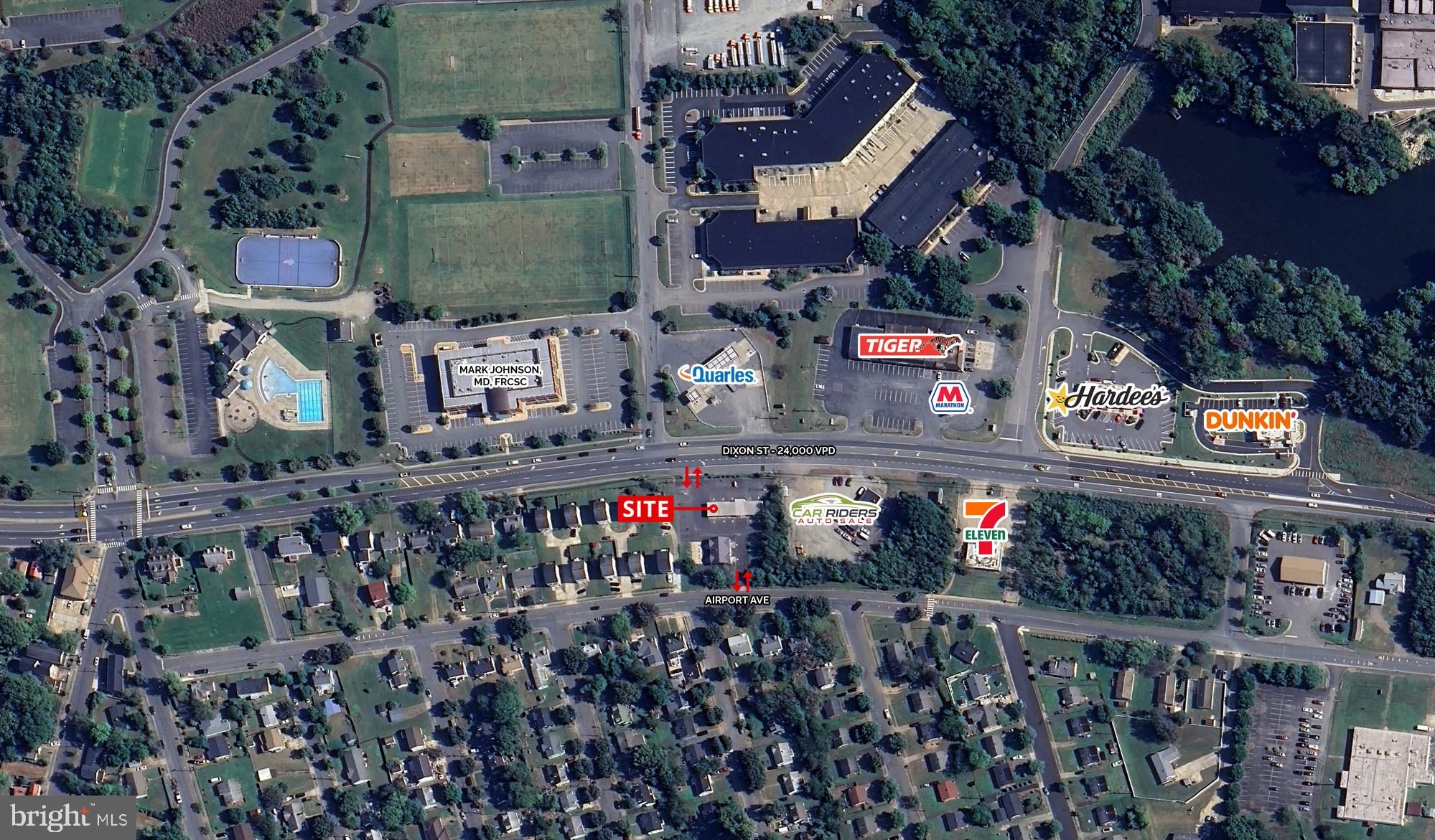 Main image without alt text