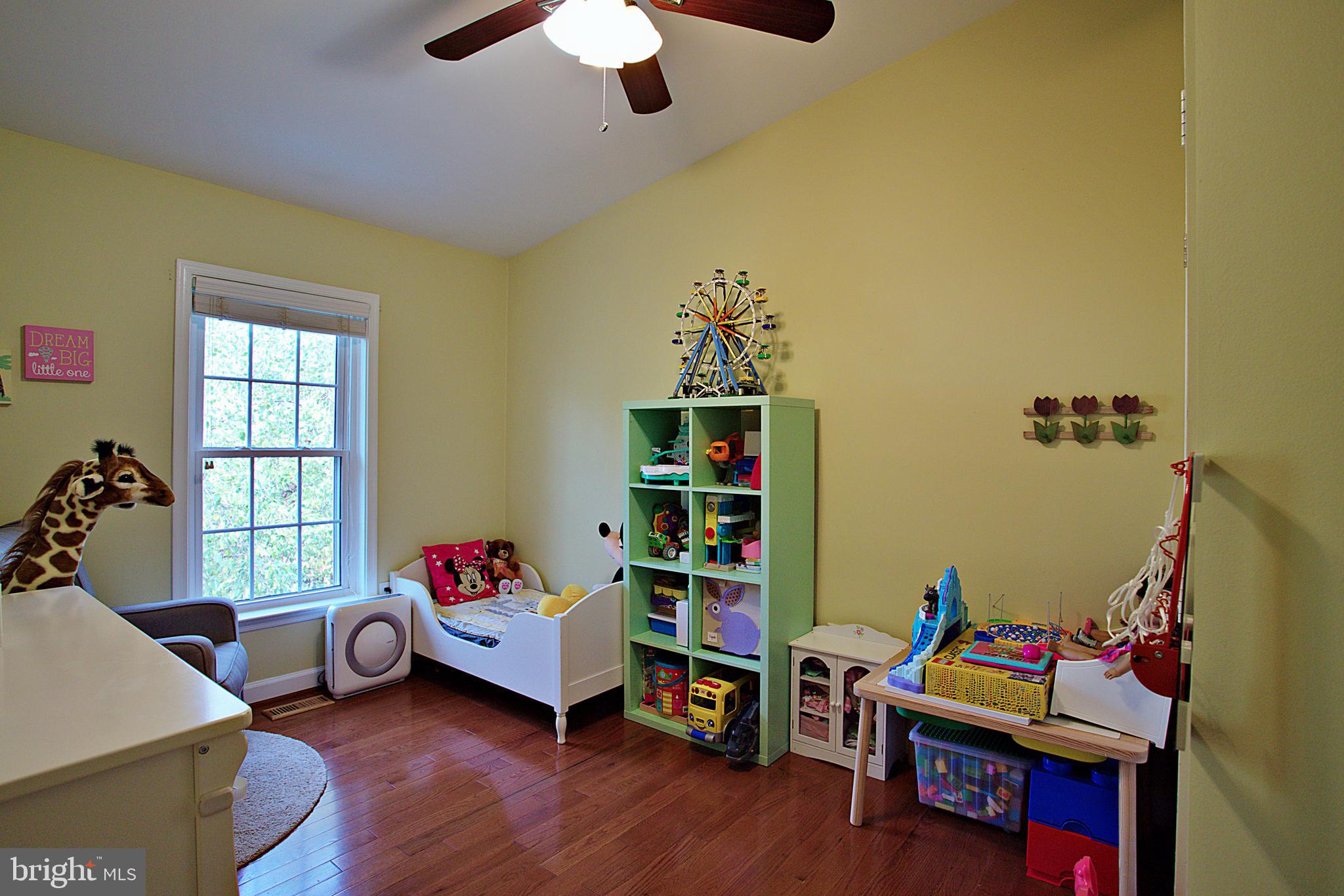 CAROLYN FOREST - Residential Lease