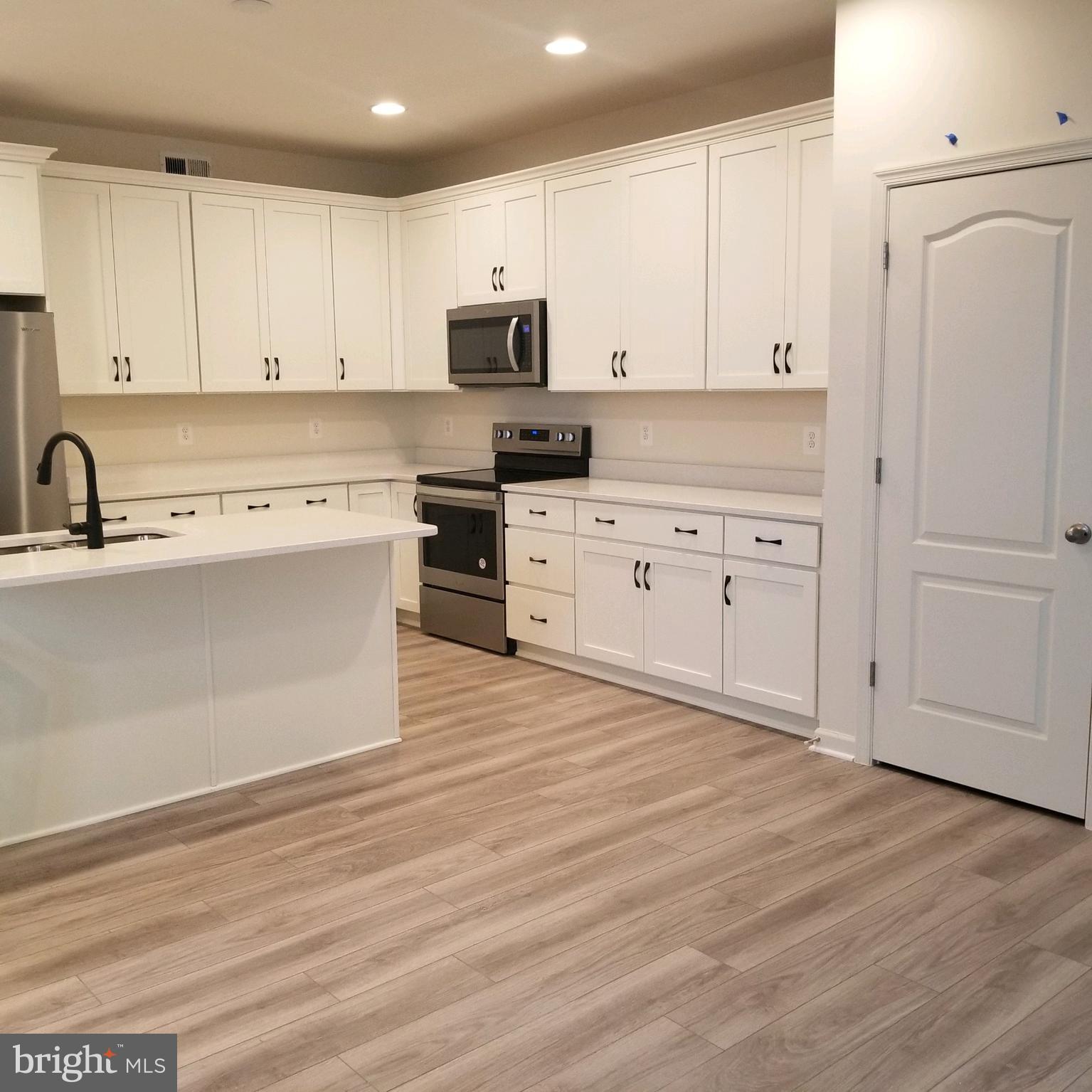 OVERLOOK AT RIVERSIDE TOWNHOMES - Residential