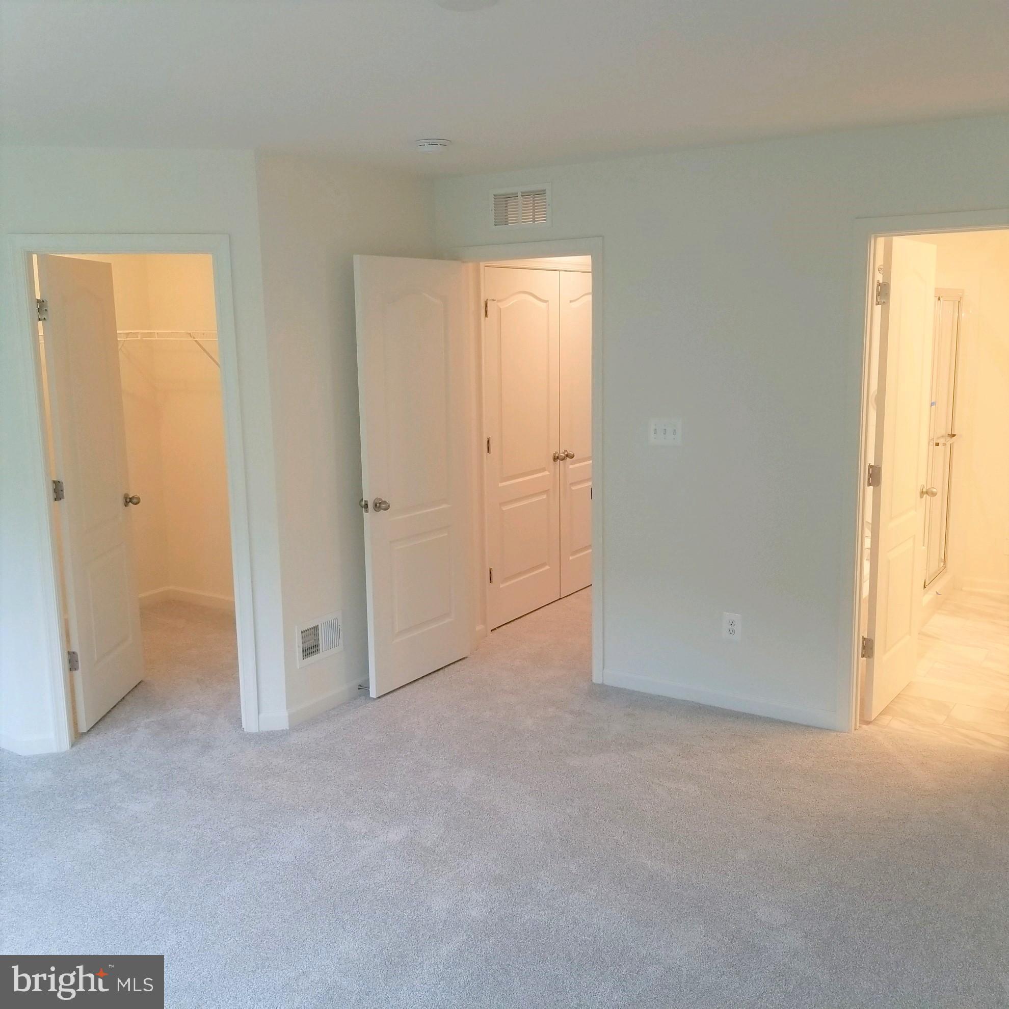 OVERLOOK AT RIVERSIDE TOWNHOMES - Residential