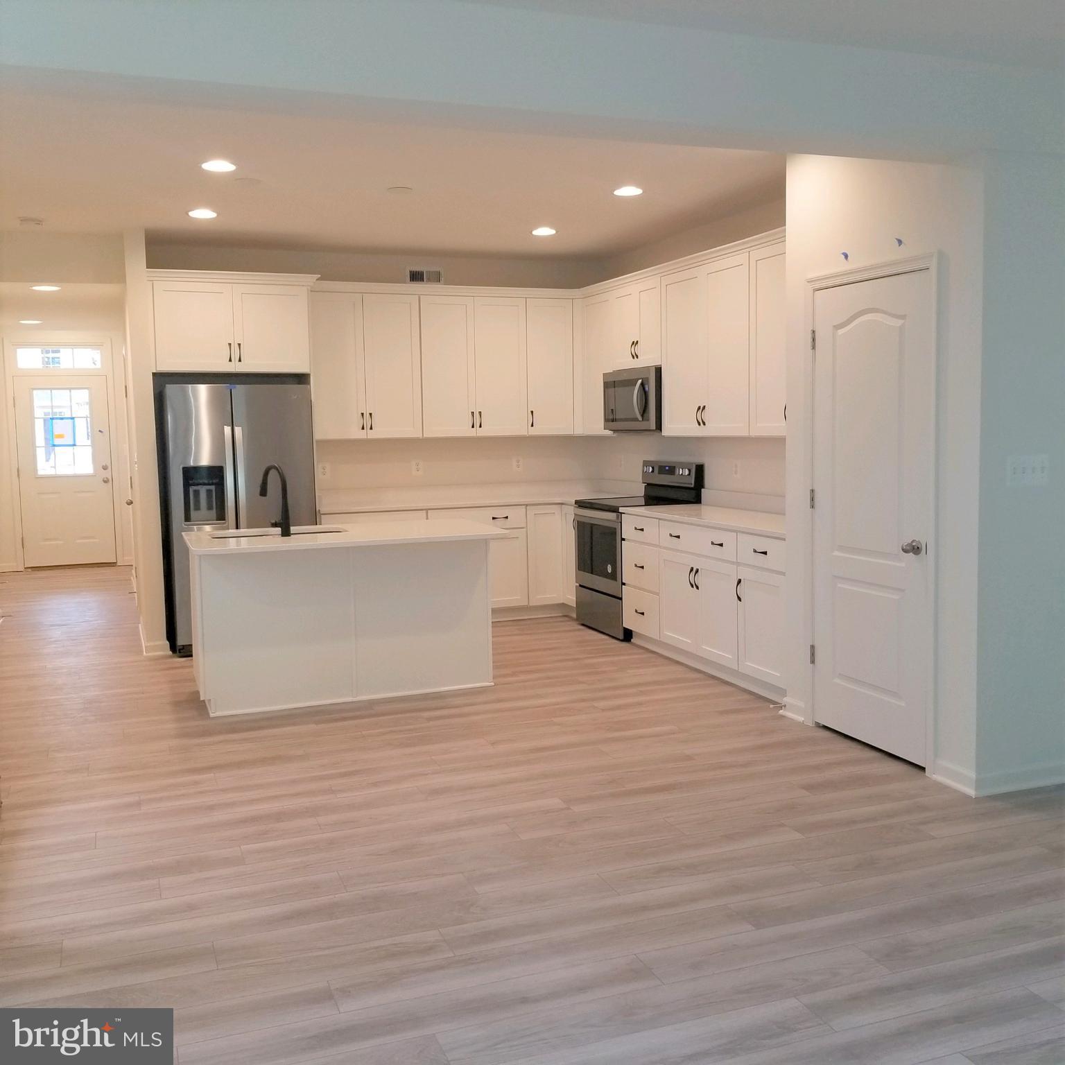 OVERLOOK AT RIVERSIDE TOWNHOMES - Residential