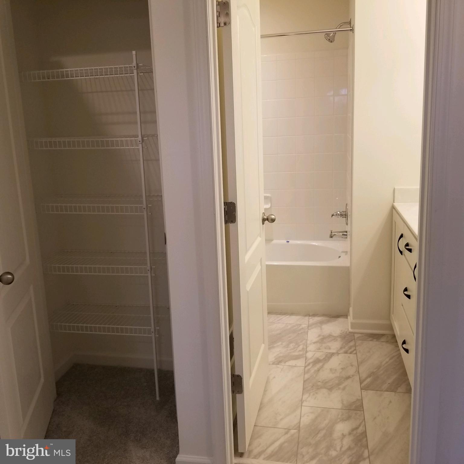 OVERLOOK AT RIVERSIDE TOWNHOMES - Residential