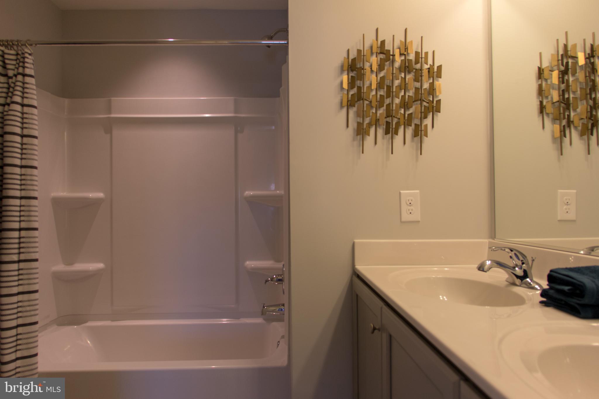 OVERLOOK AT RIVERSIDE TOWNHOMES - Residential